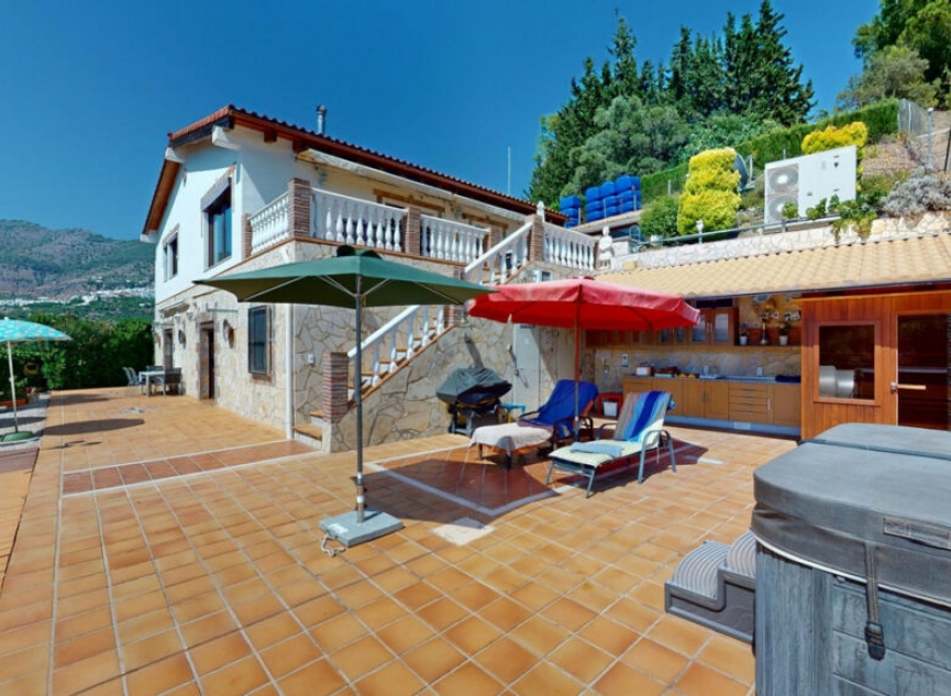 Resale - House -
Frigiliana