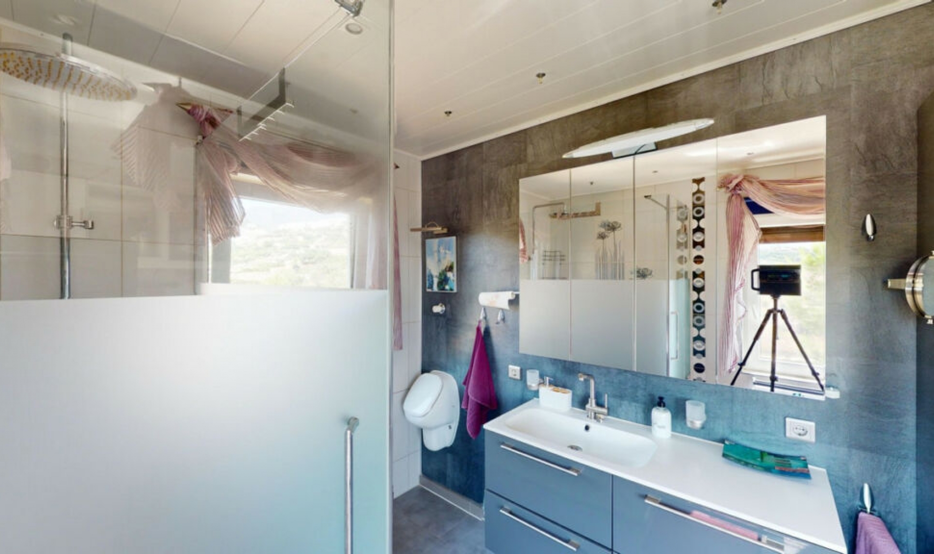 Resale - House -
Frigiliana