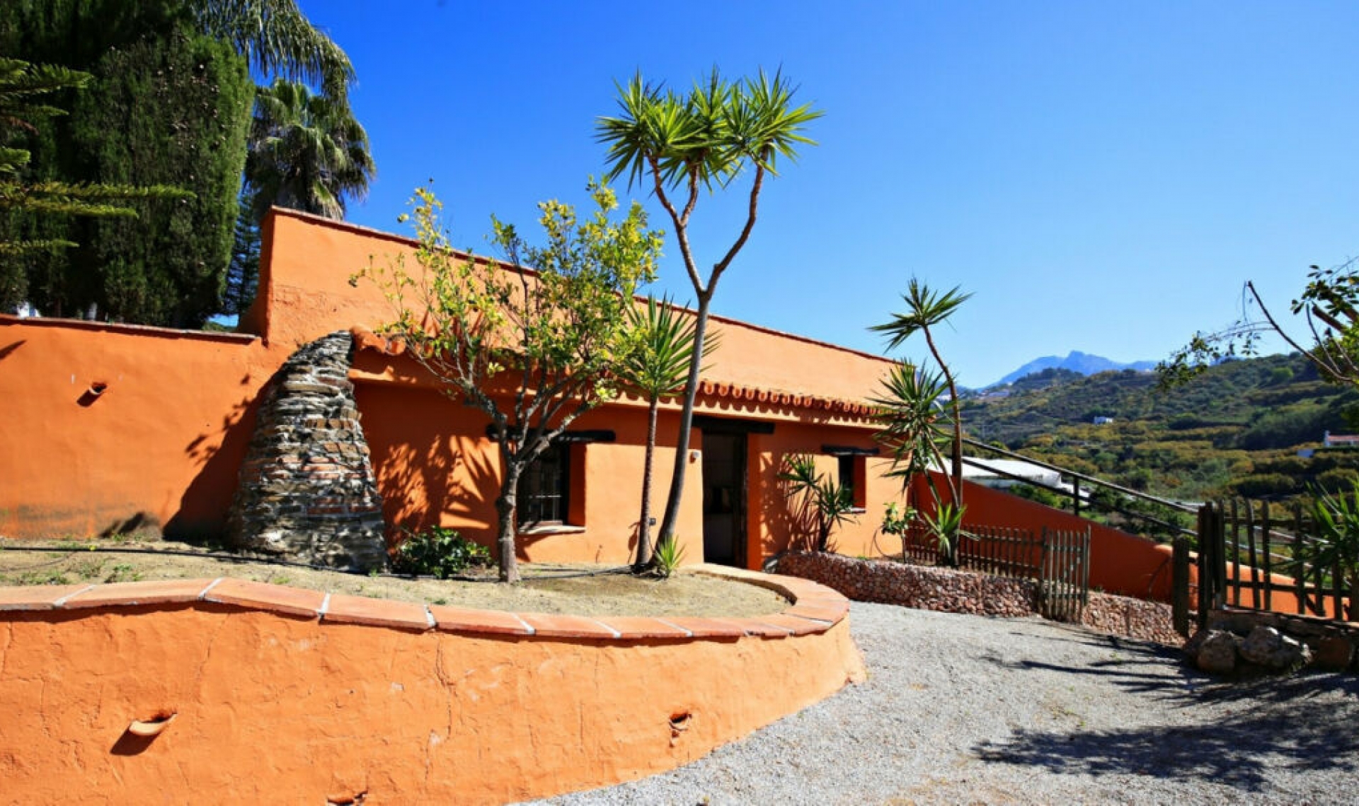 Resale - House -
Frigiliana