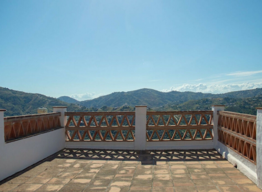 Resale - House -
Frigiliana