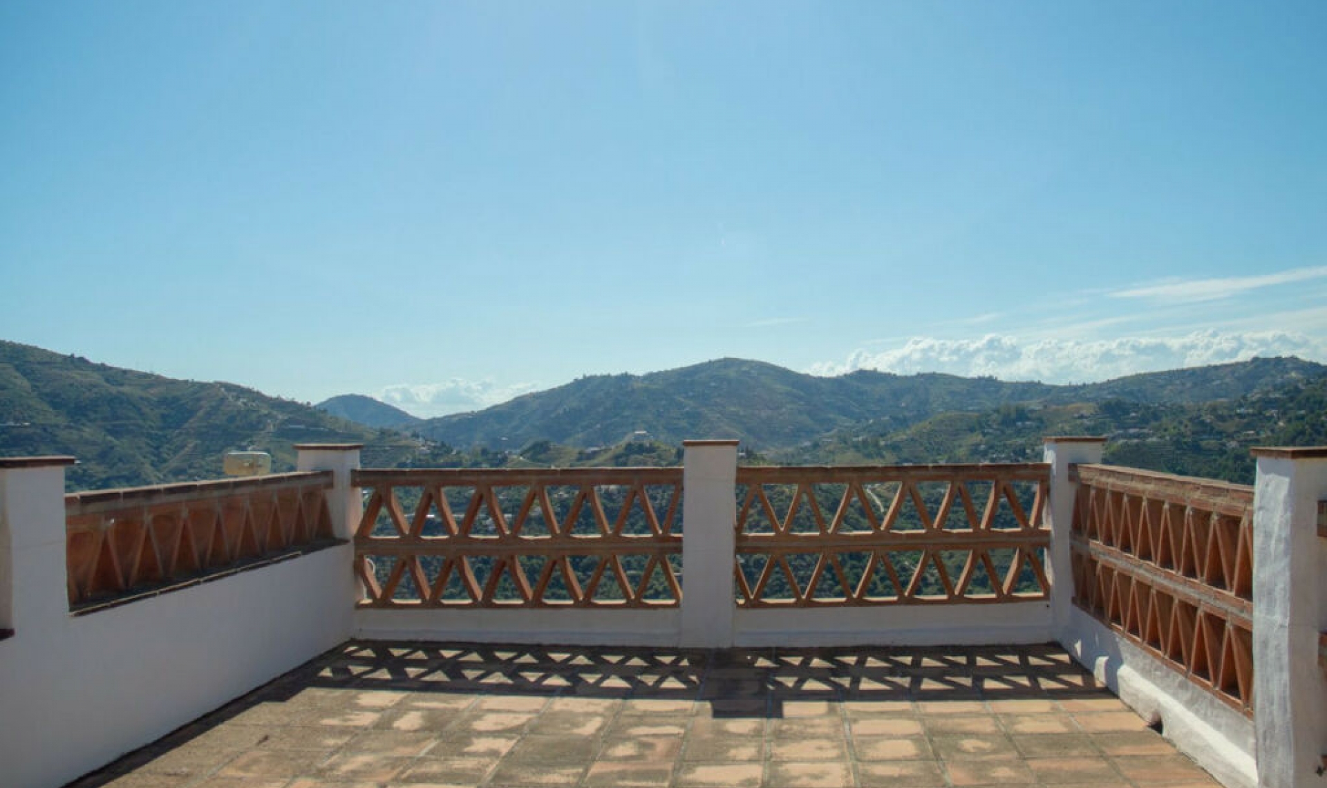 Resale - House -
Frigiliana