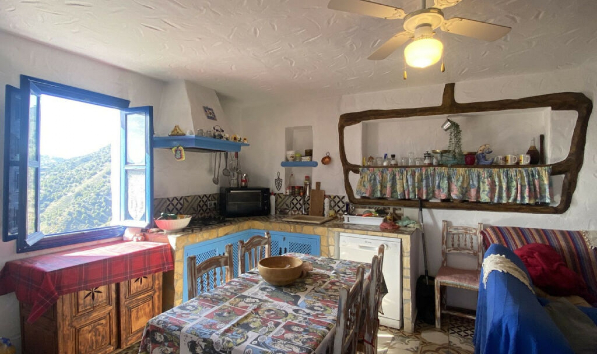 Resale - House -
Frigiliana