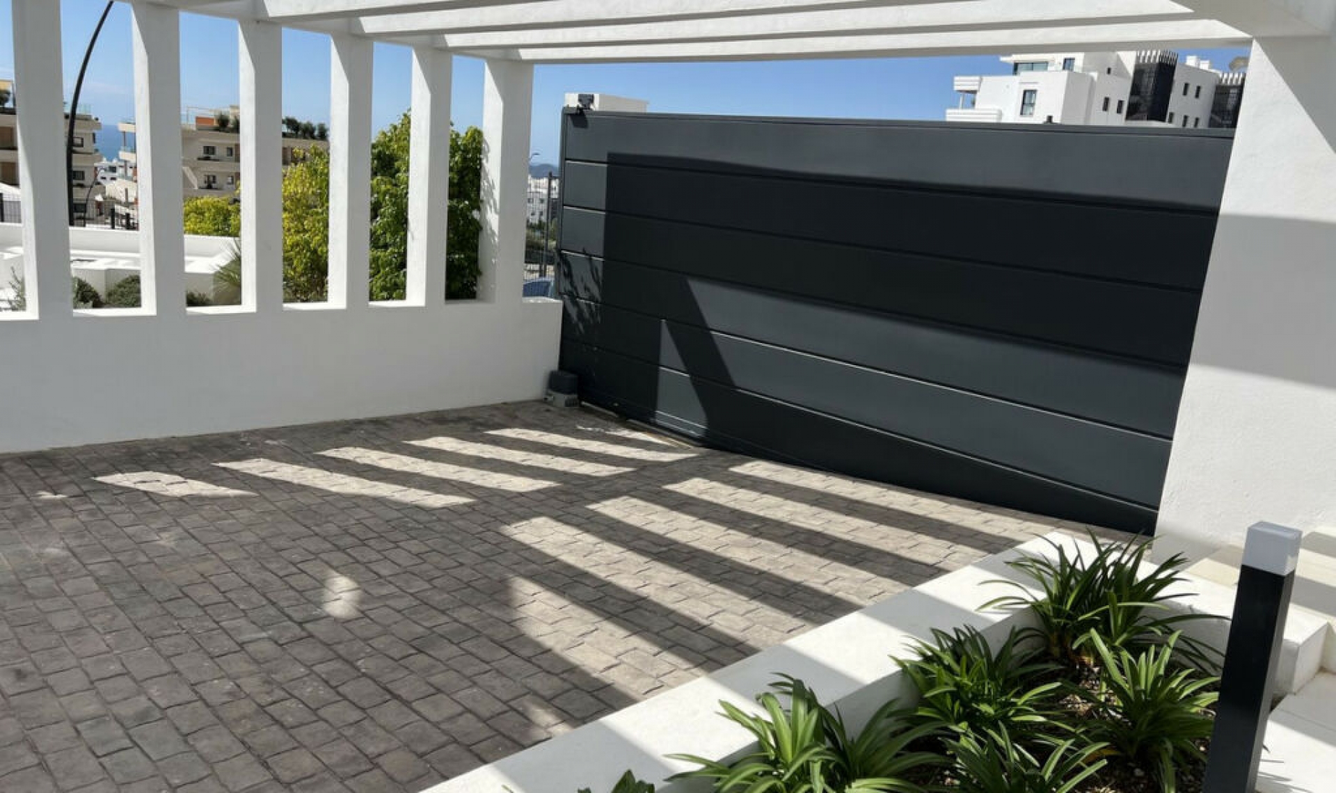 Resale - House -
Fuengirola