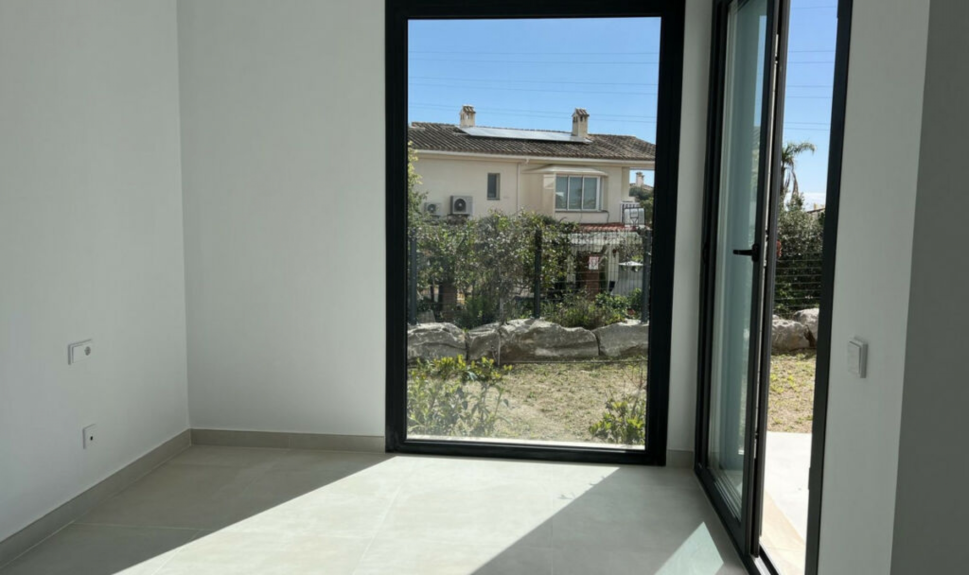 Resale - House -
Fuengirola