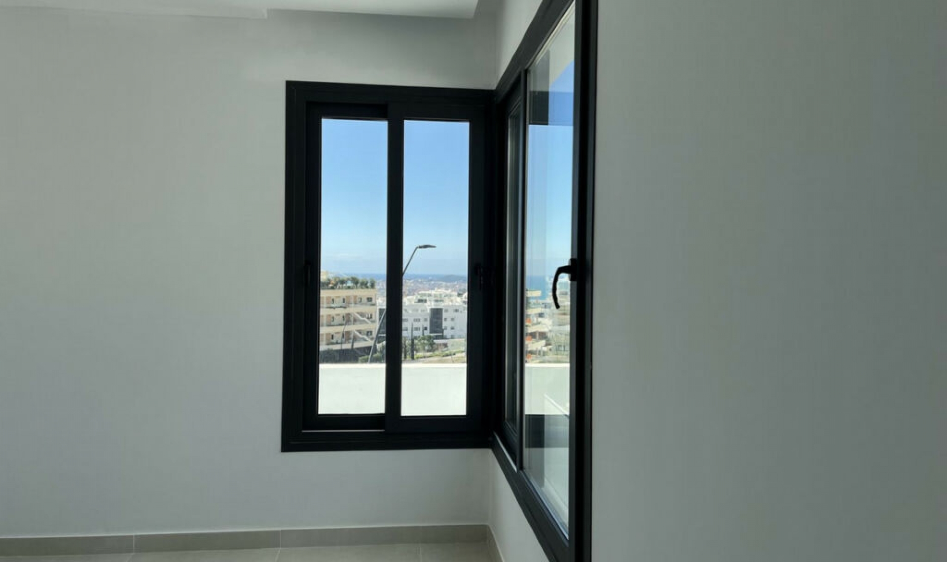 Resale - House -
Fuengirola