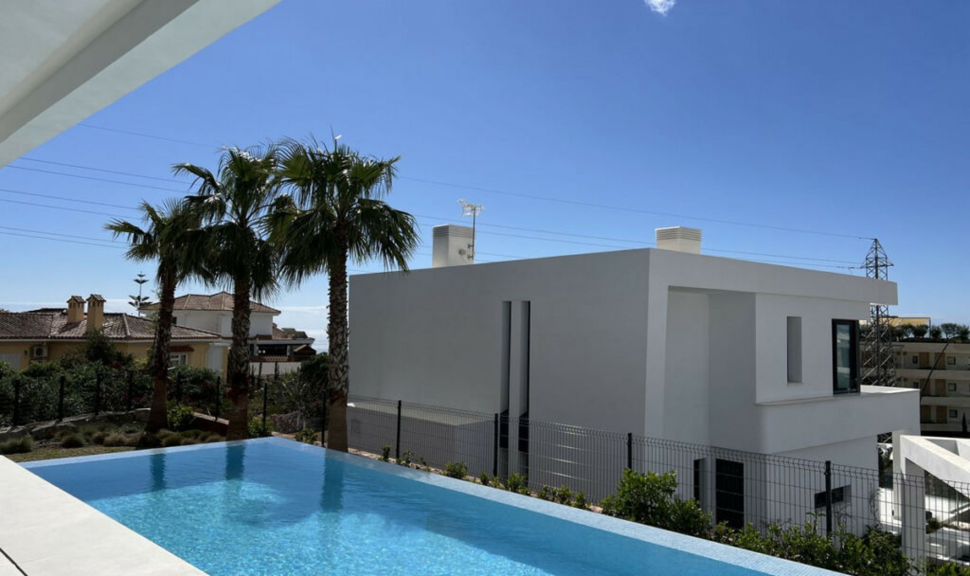 Resale - House -
Fuengirola