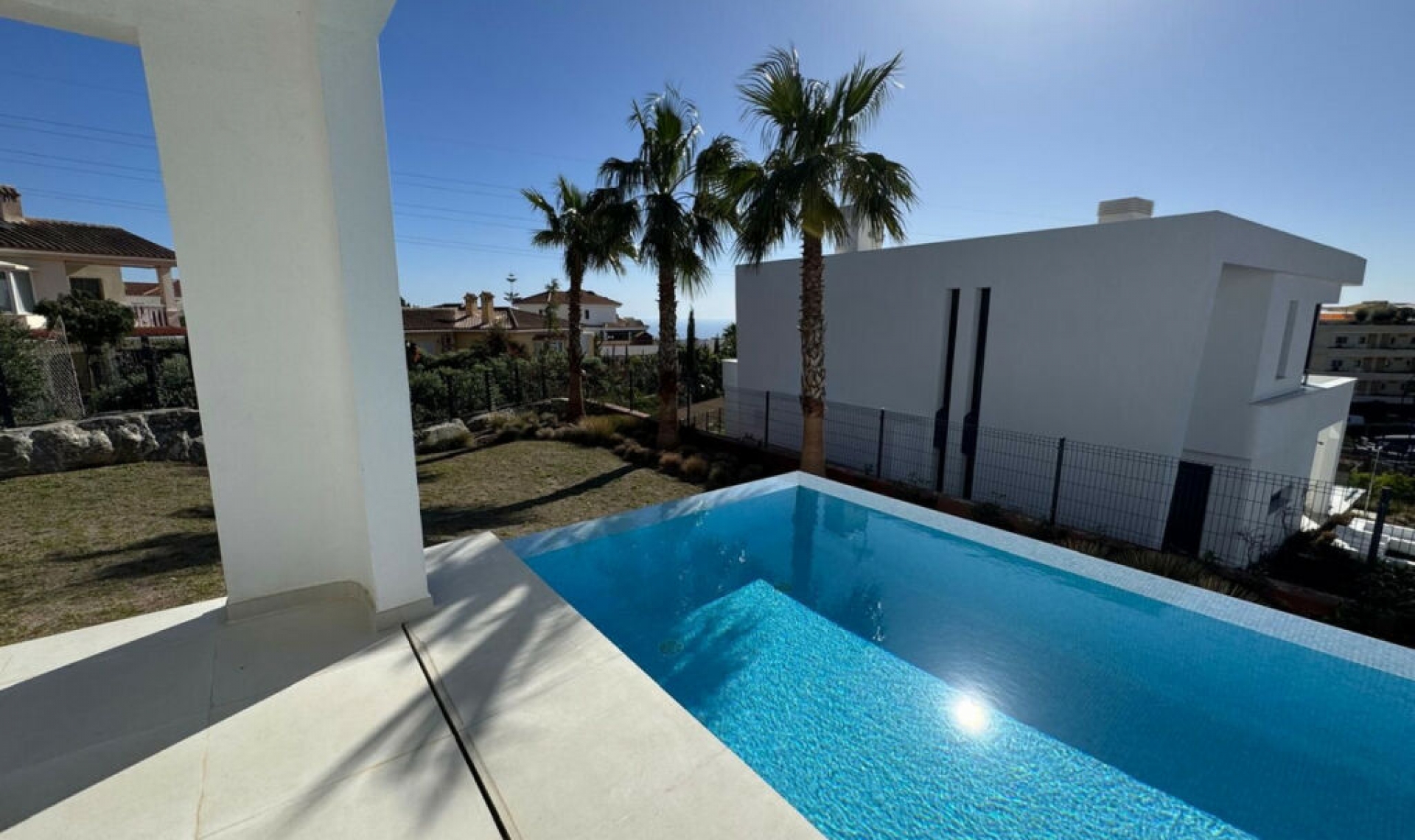 Resale - House -
Fuengirola