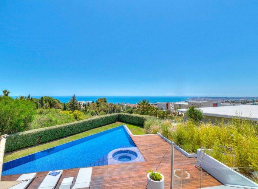 Resale - House -
Fuengirola