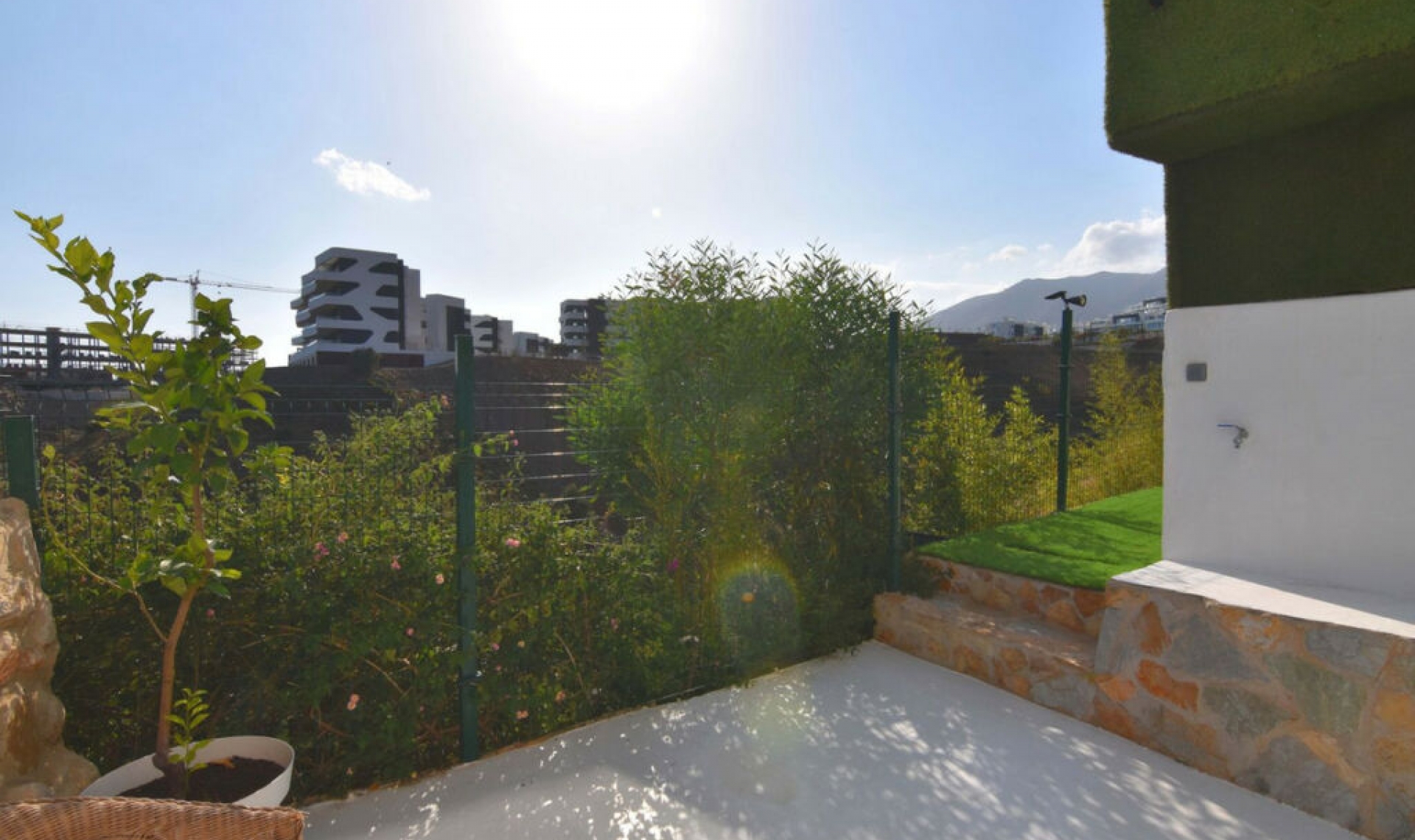 Resale - House -
Fuengirola