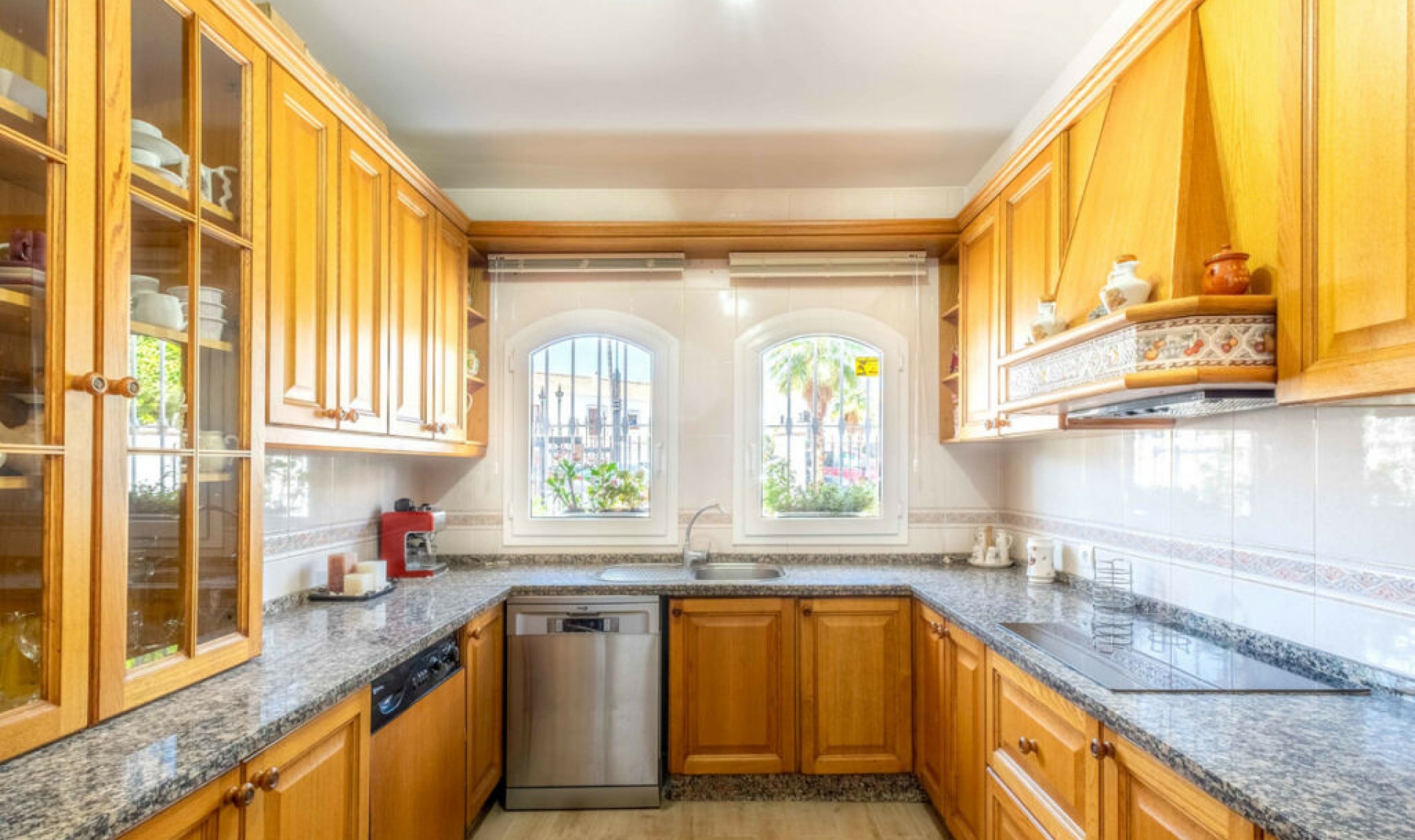 Resale - House -
Fuengirola