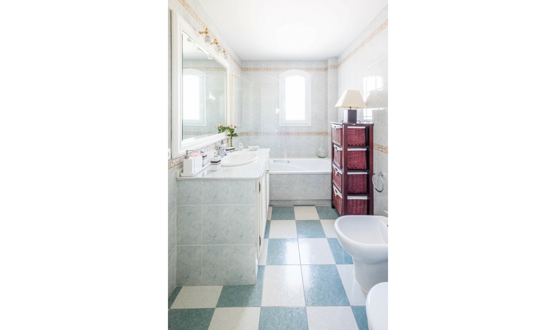 Resale - House -
Fuengirola