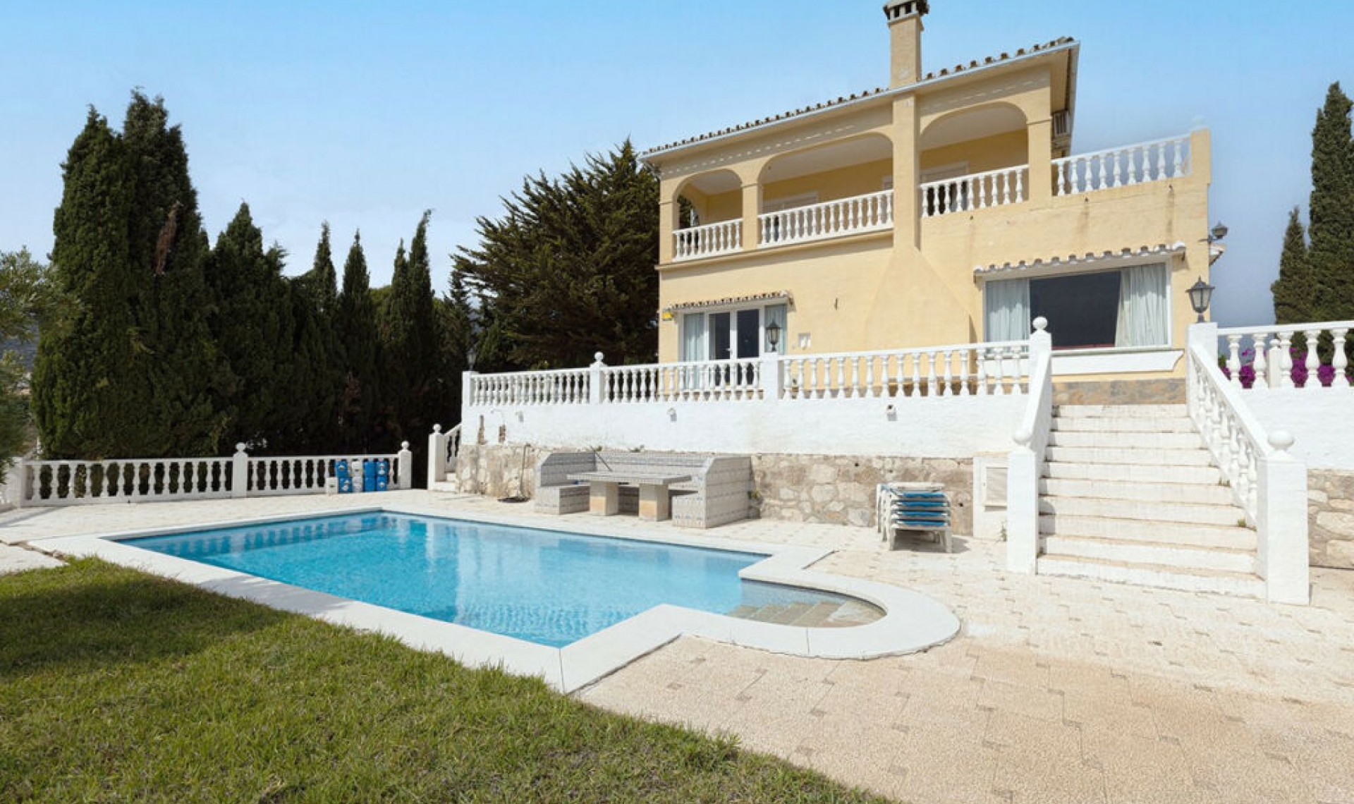Resale - House -
Fuengirola