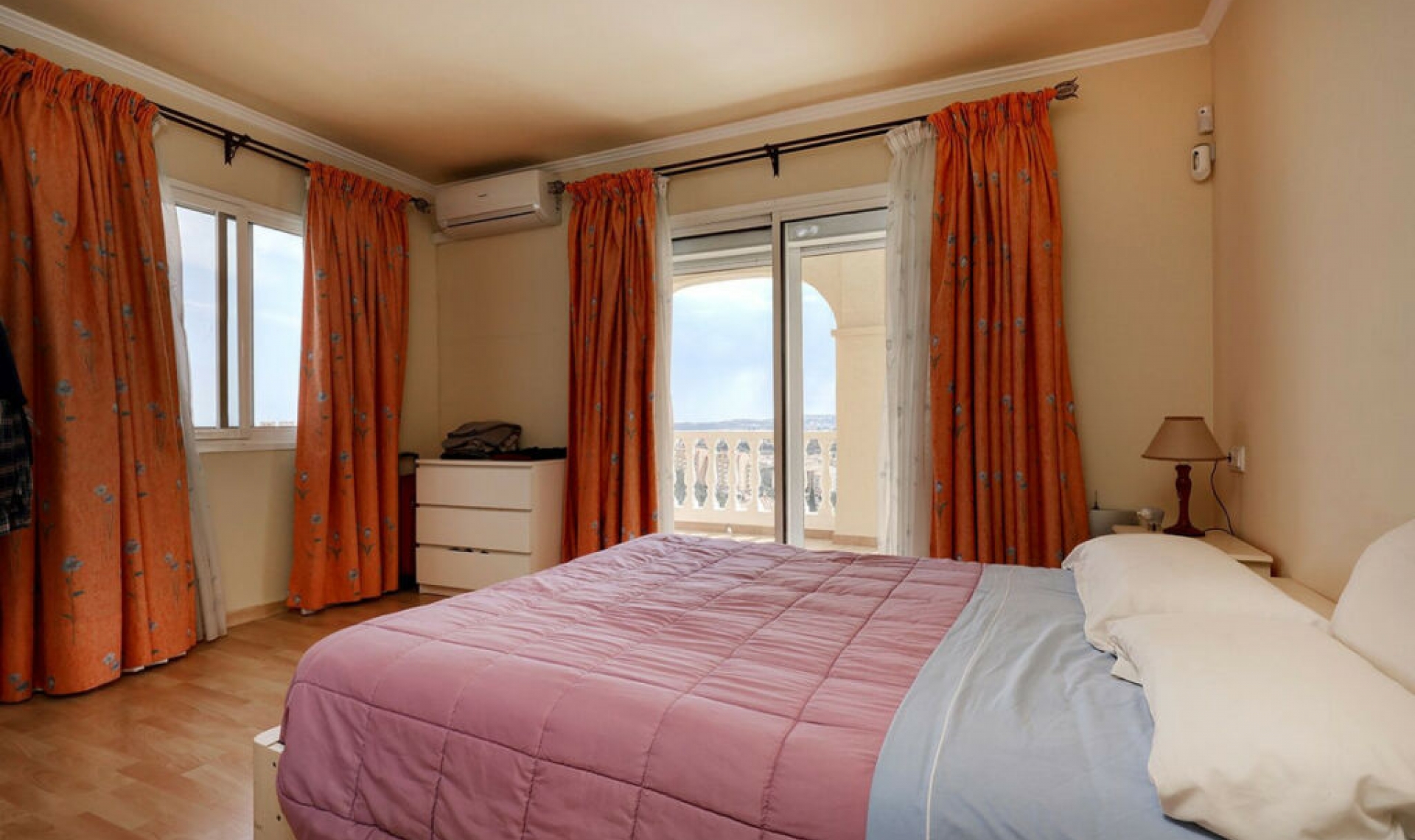 Resale - House -
Fuengirola