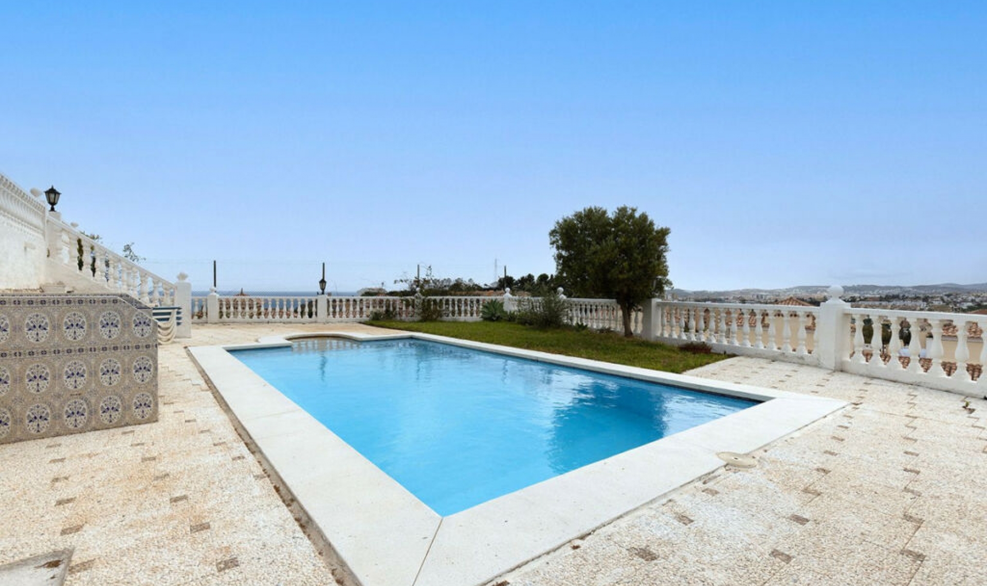 Resale - House -
Fuengirola