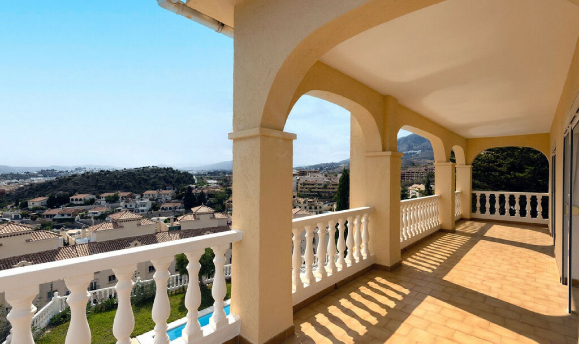 Resale - House -
Fuengirola
