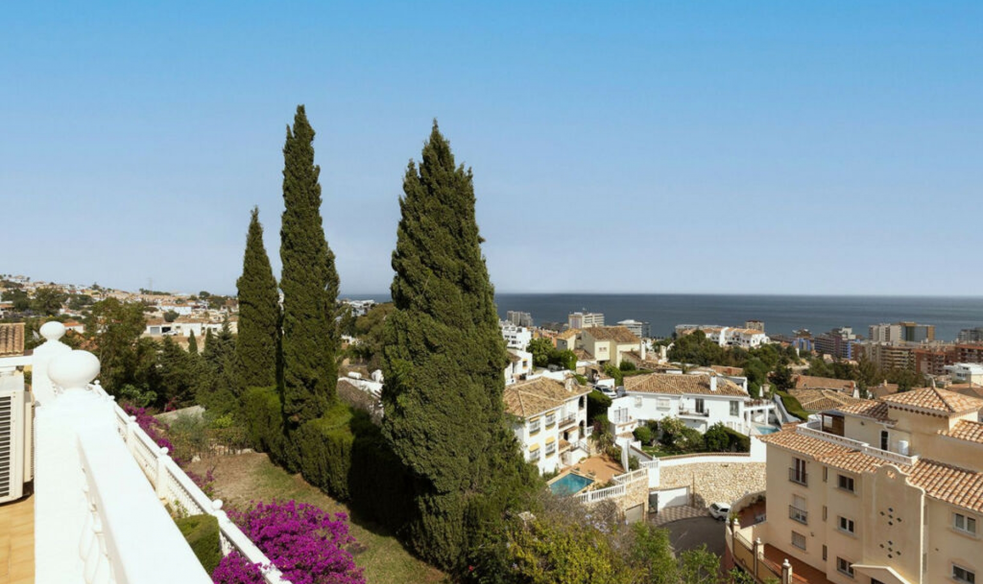 Resale - House -
Fuengirola