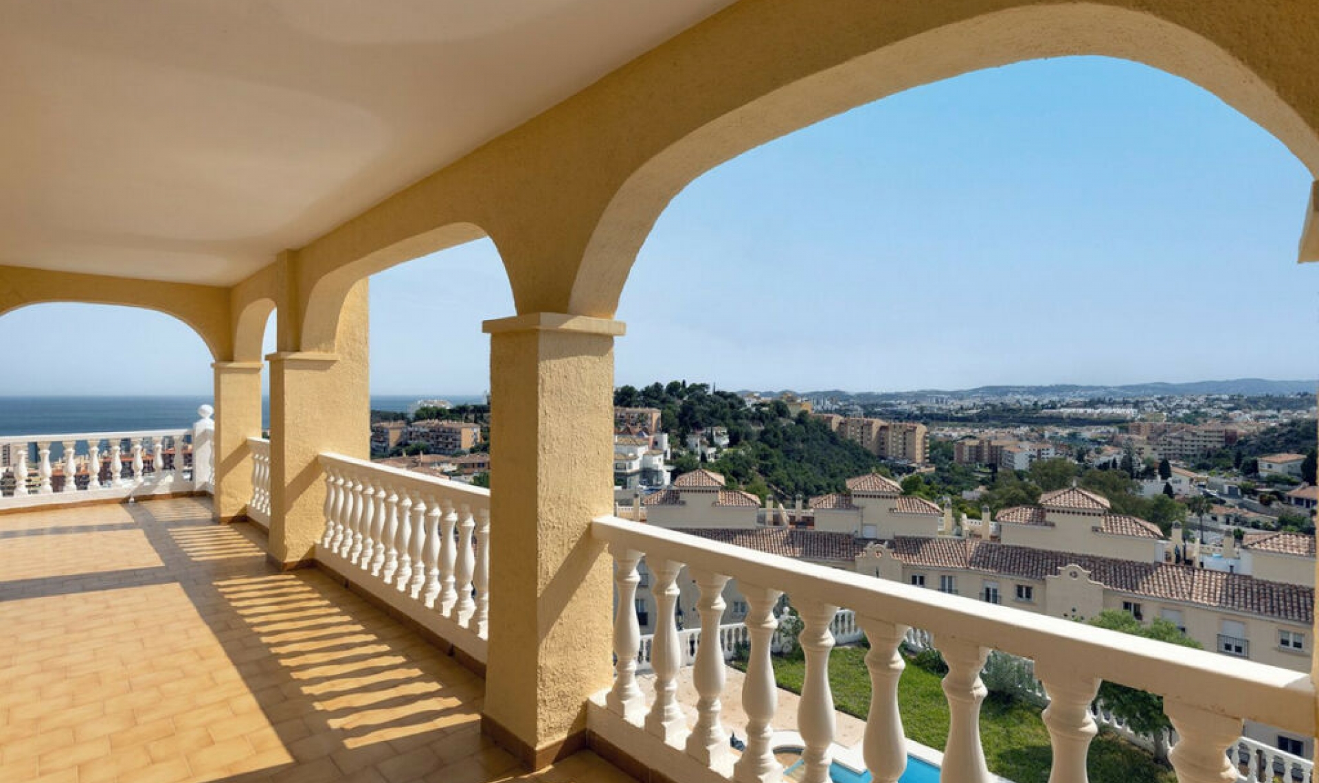 Resale - House -
Fuengirola
