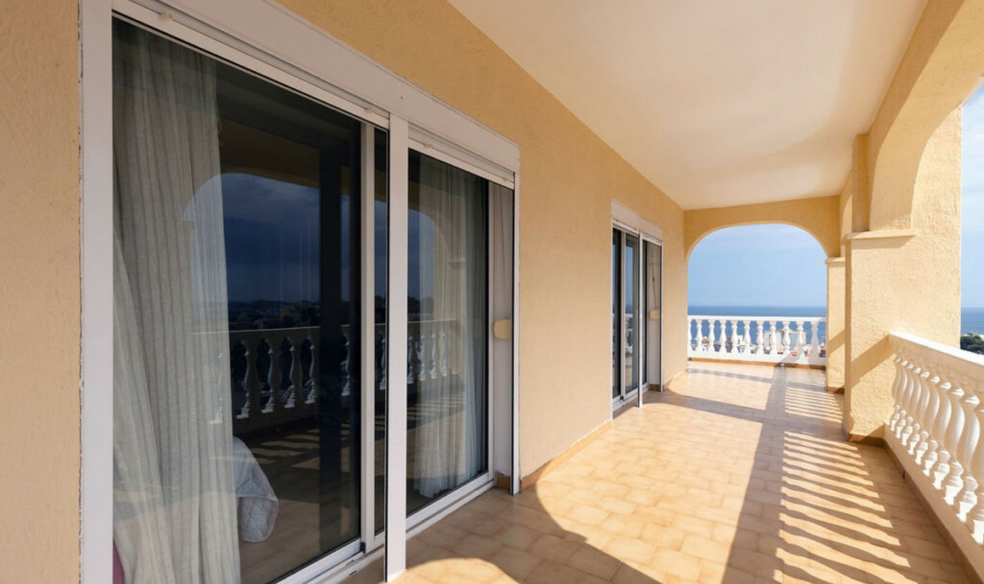 Resale - House -
Fuengirola