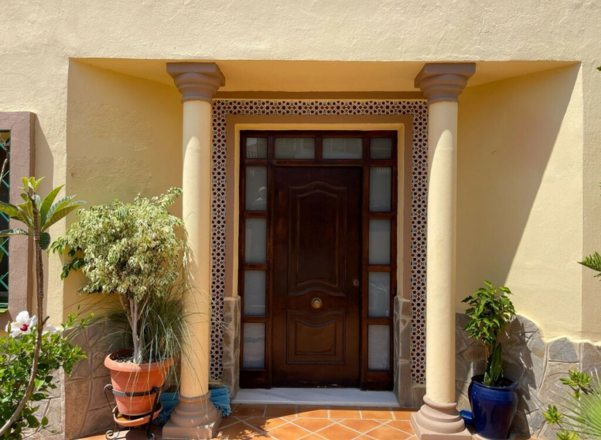 Resale - House -
Fuengirola