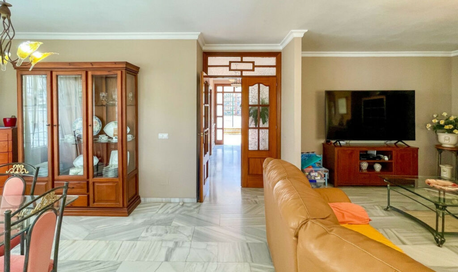 Resale - House -
Fuengirola