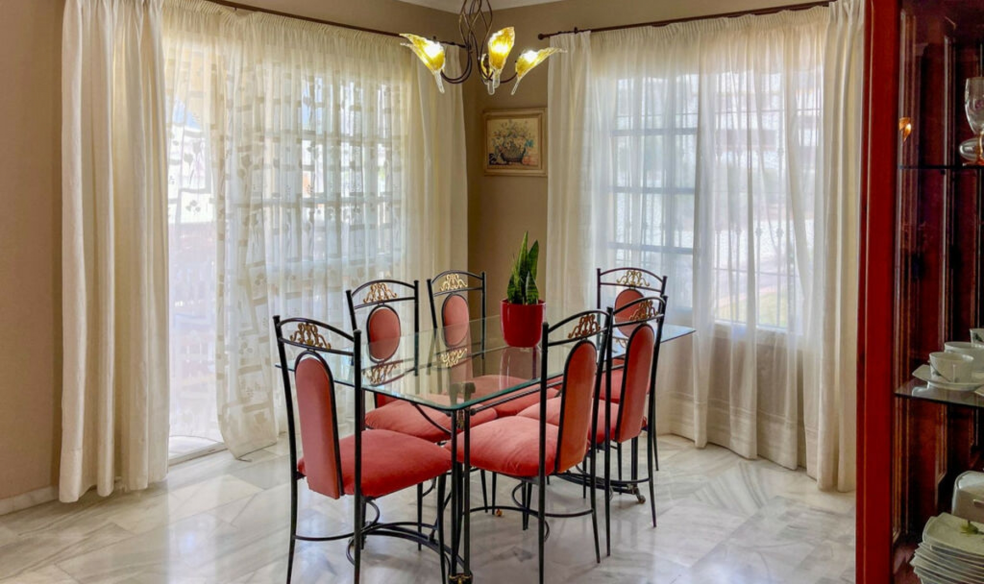 Resale - House -
Fuengirola