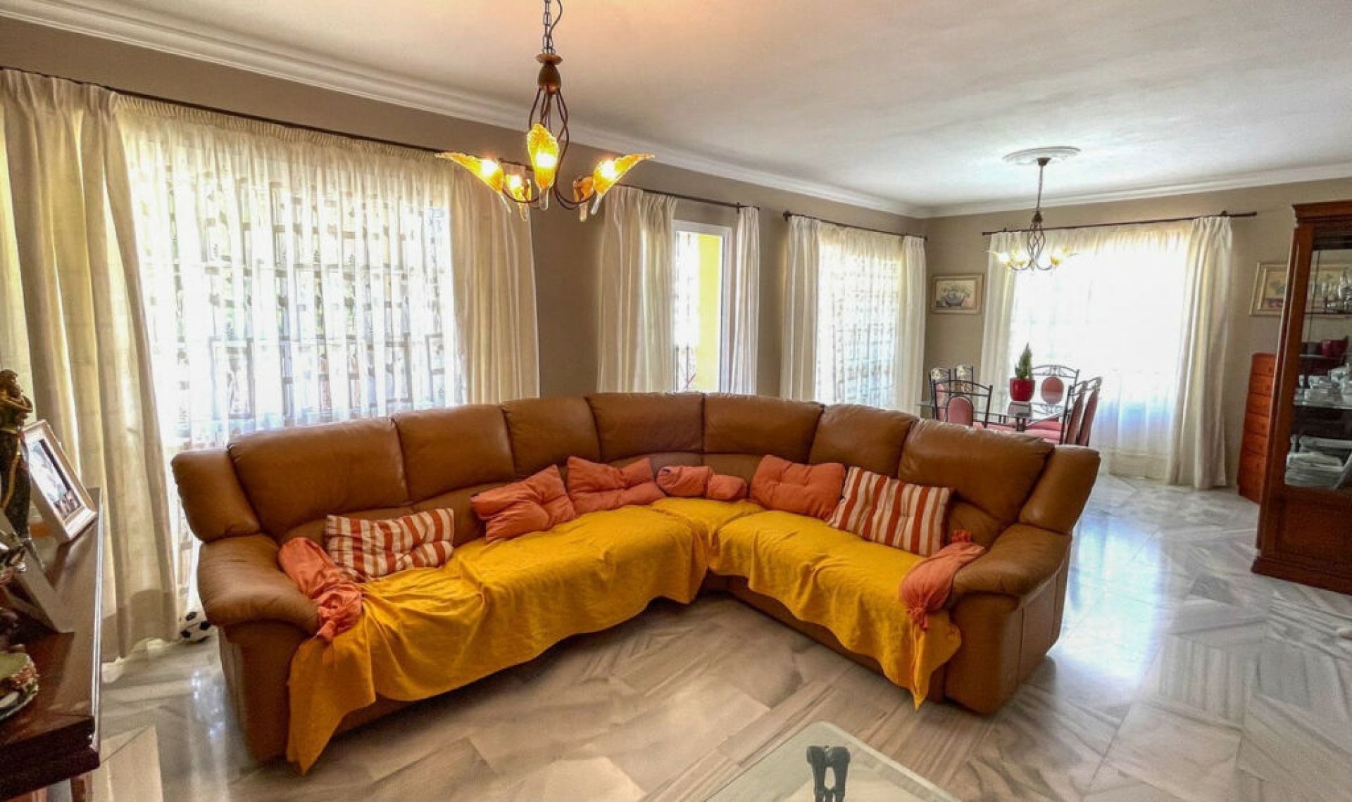 Resale - House -
Fuengirola