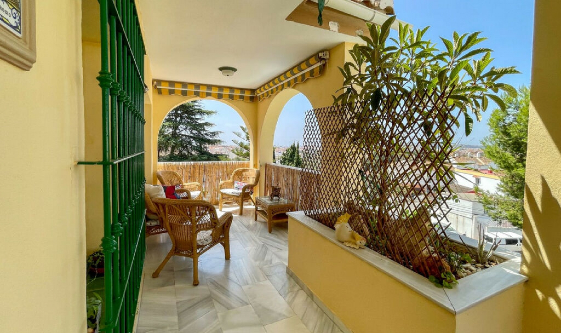 Resale - House -
Fuengirola