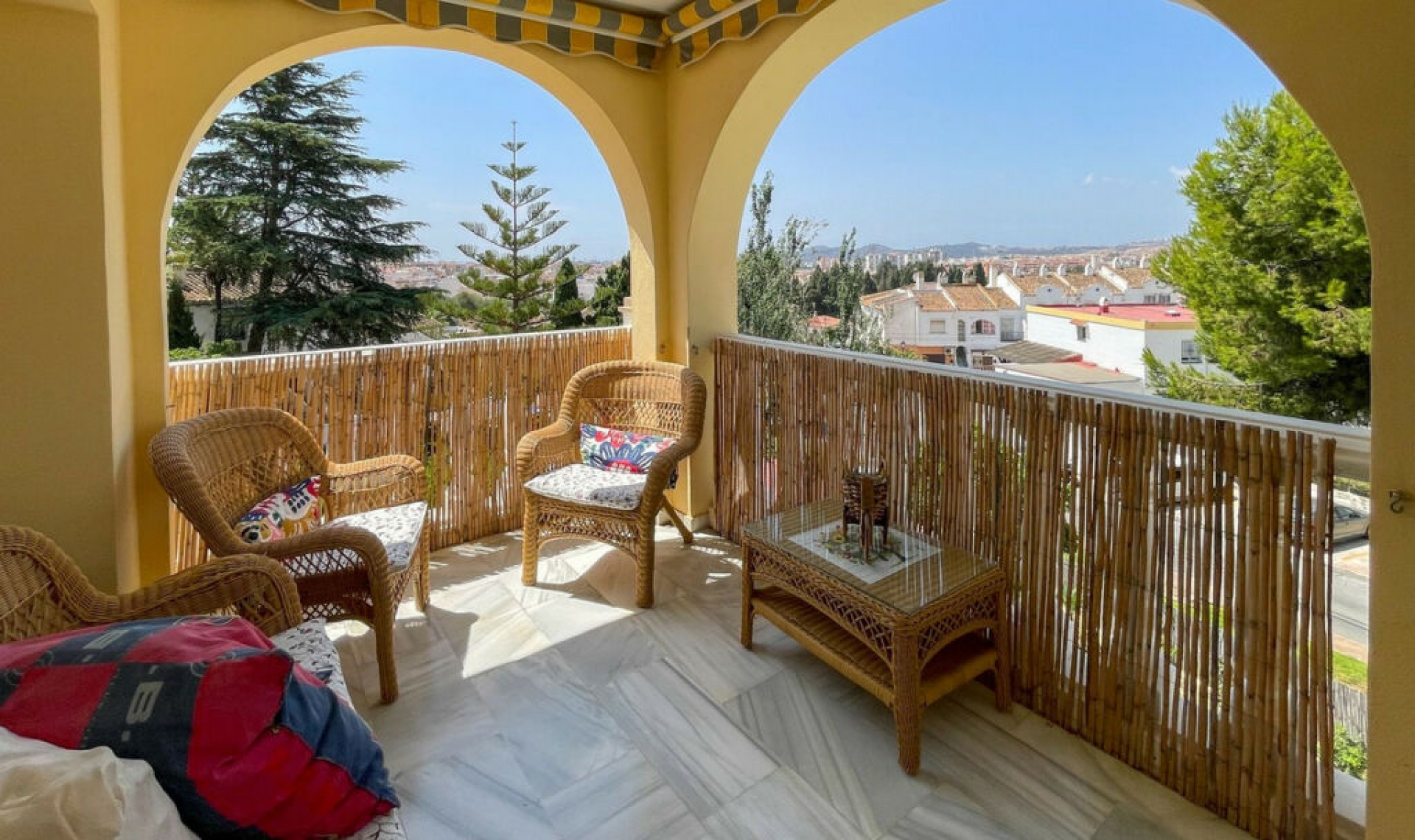 Resale - House -
Fuengirola