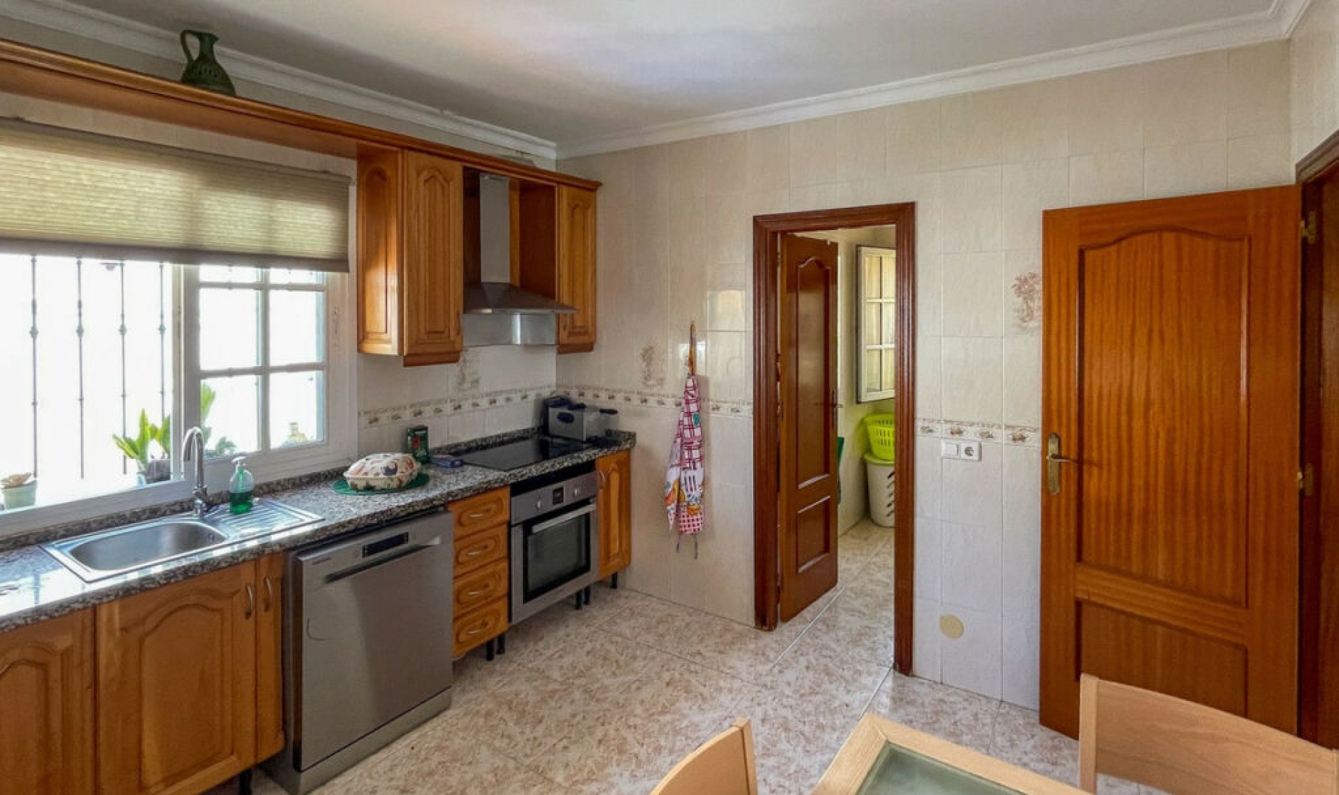 Resale - House -
Fuengirola