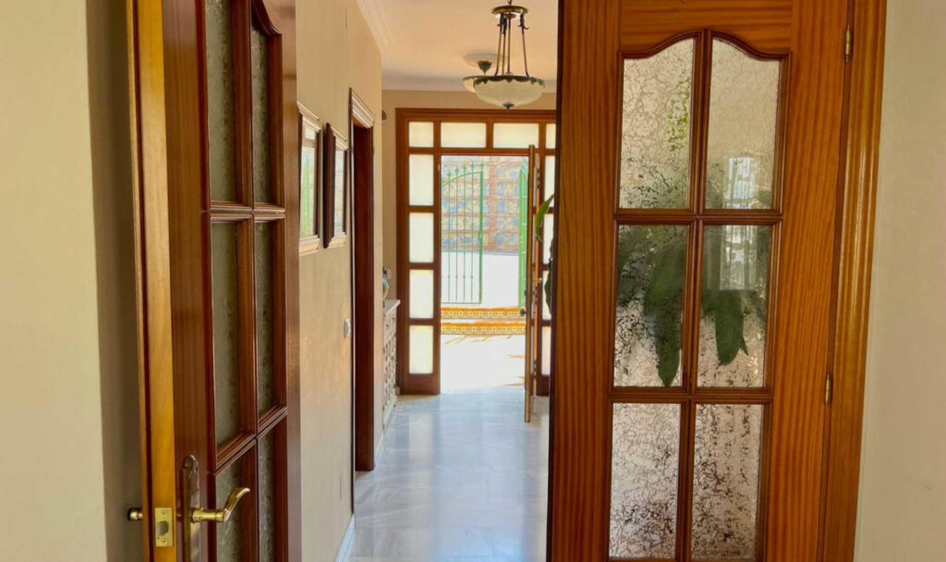 Resale - House -
Fuengirola