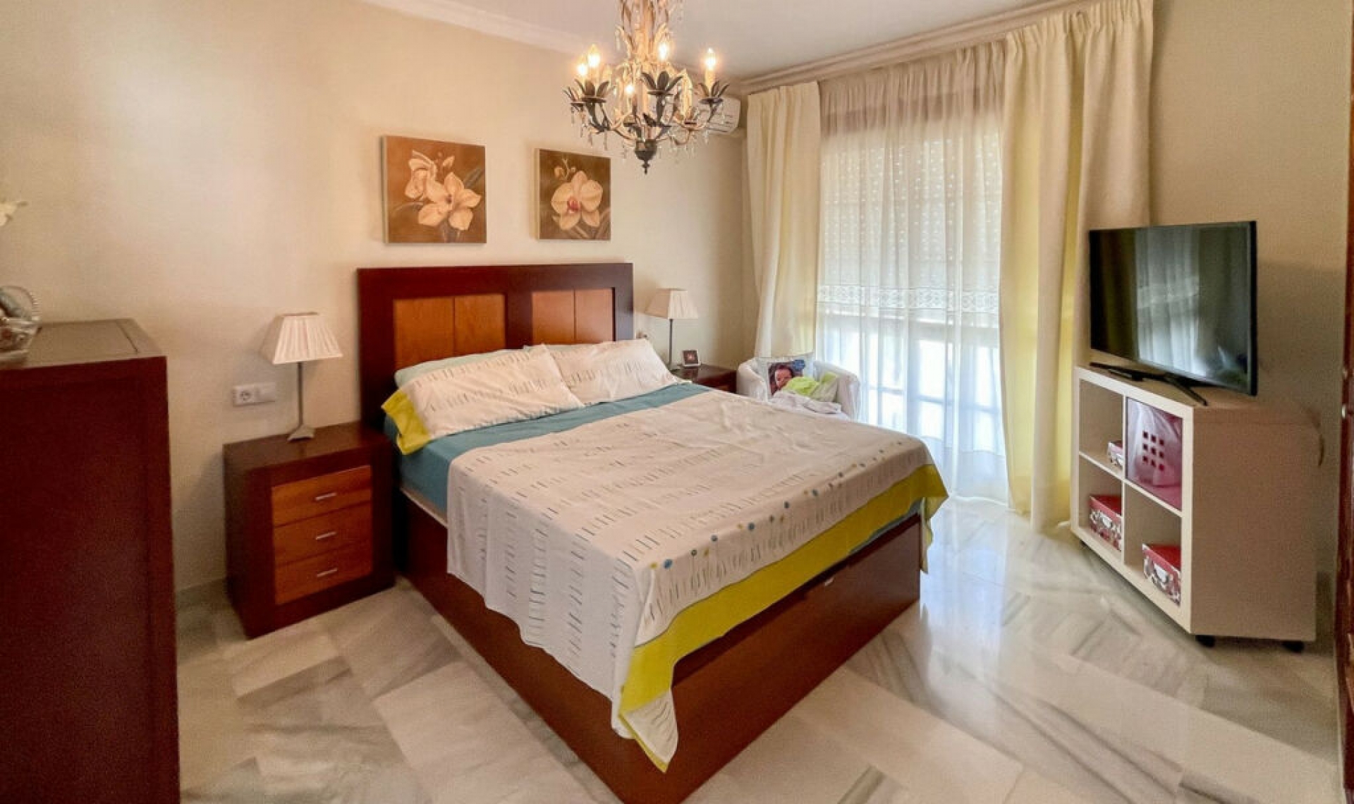 Resale - House -
Fuengirola
