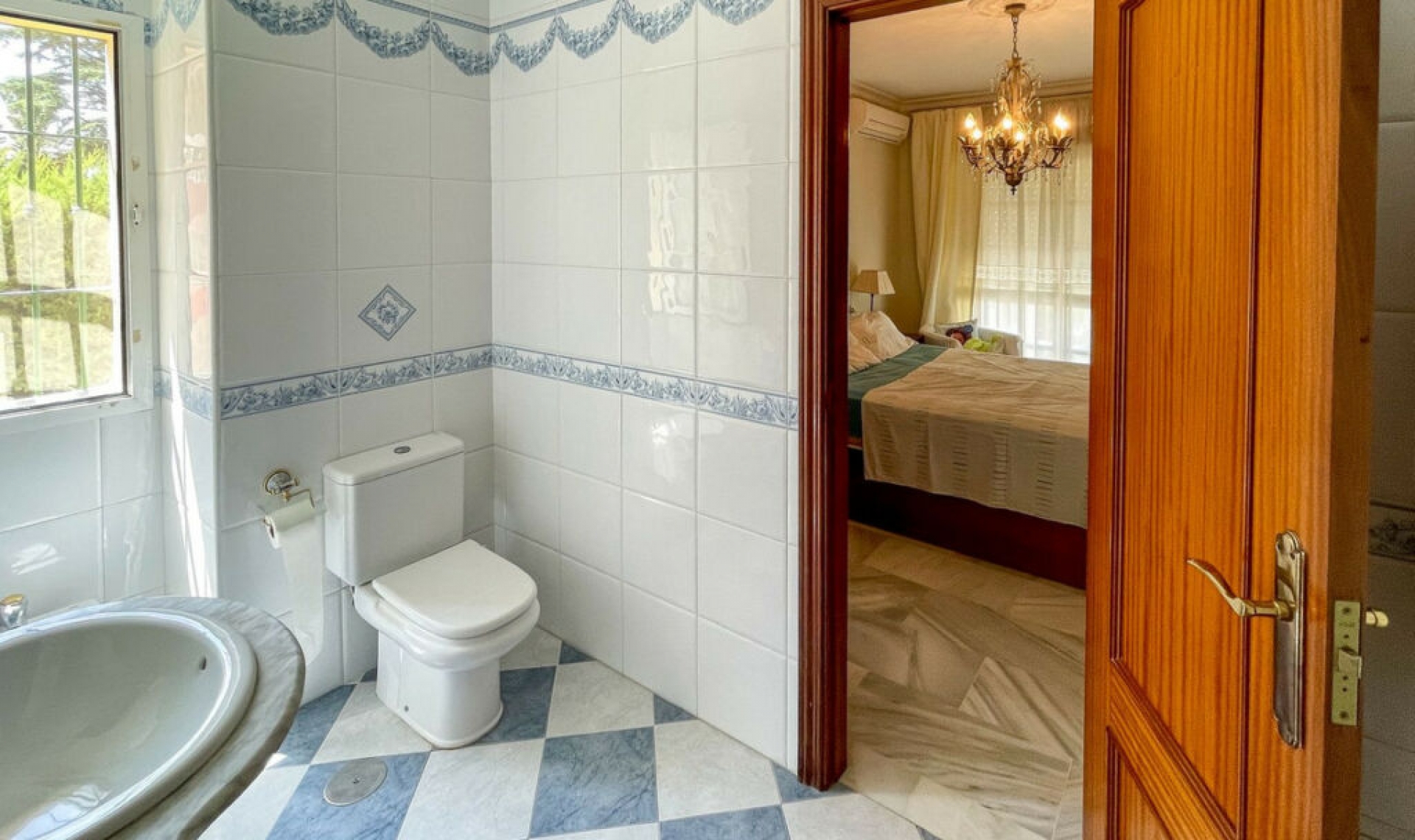 Resale - House -
Fuengirola