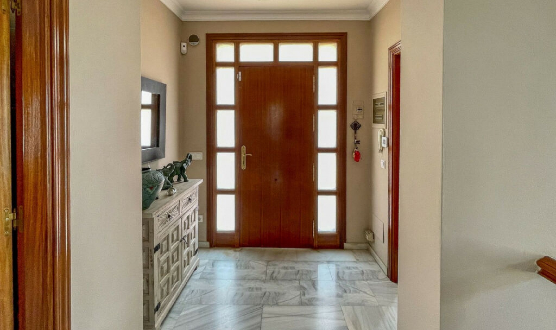 Resale - House -
Fuengirola