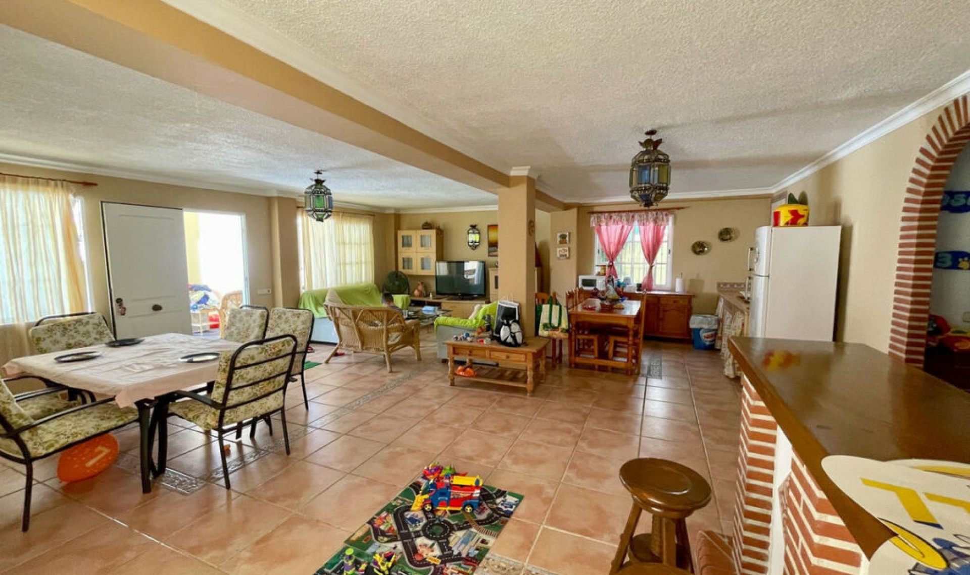 Resale - House -
Fuengirola