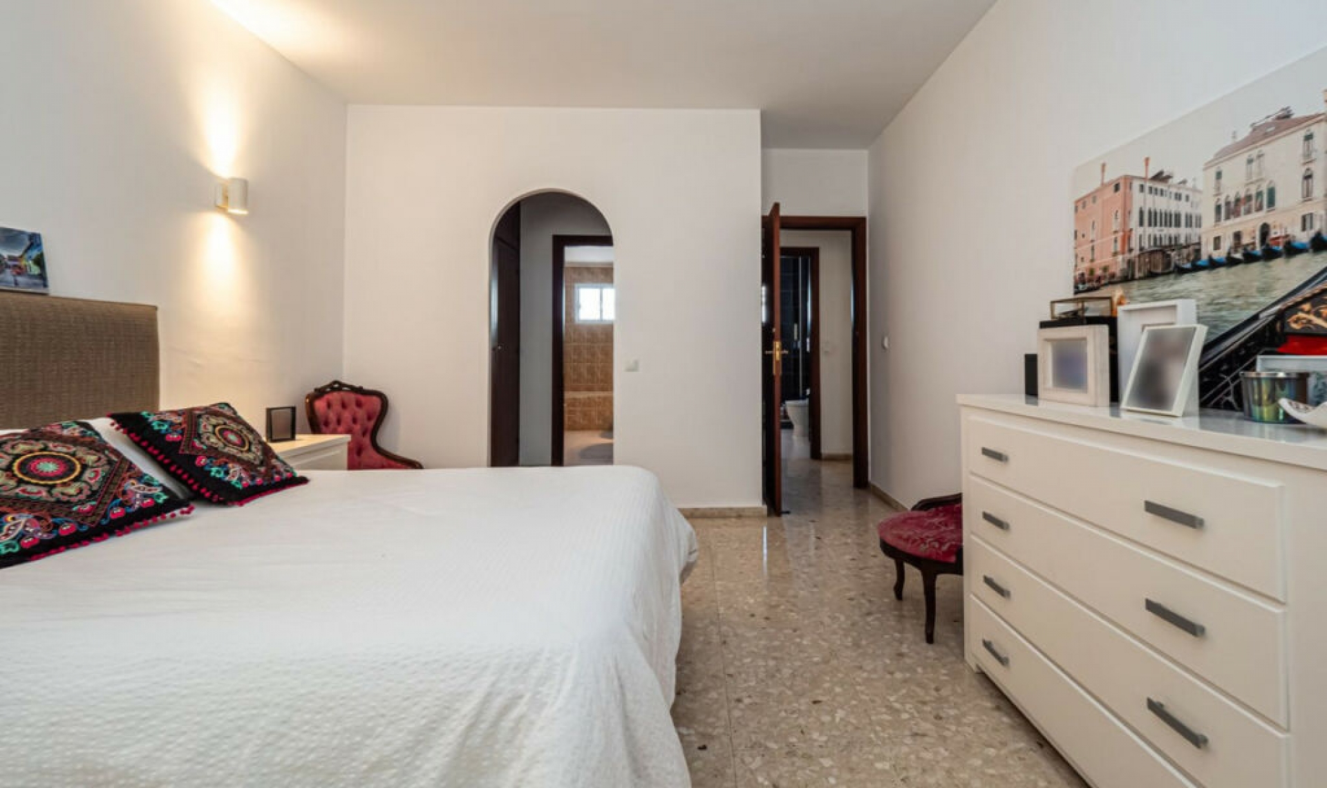 Resale - House -
Fuengirola