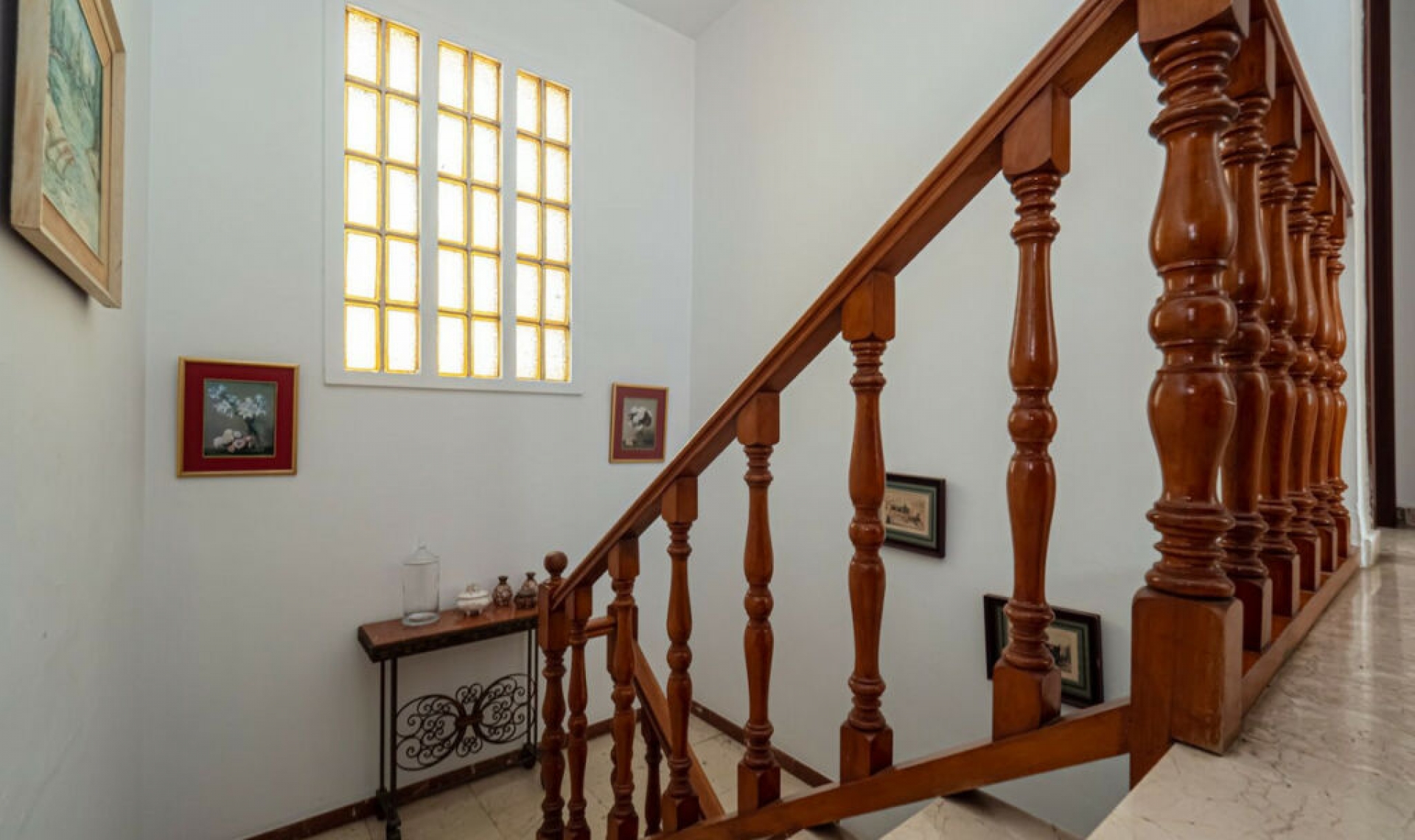 Resale - House -
Fuengirola