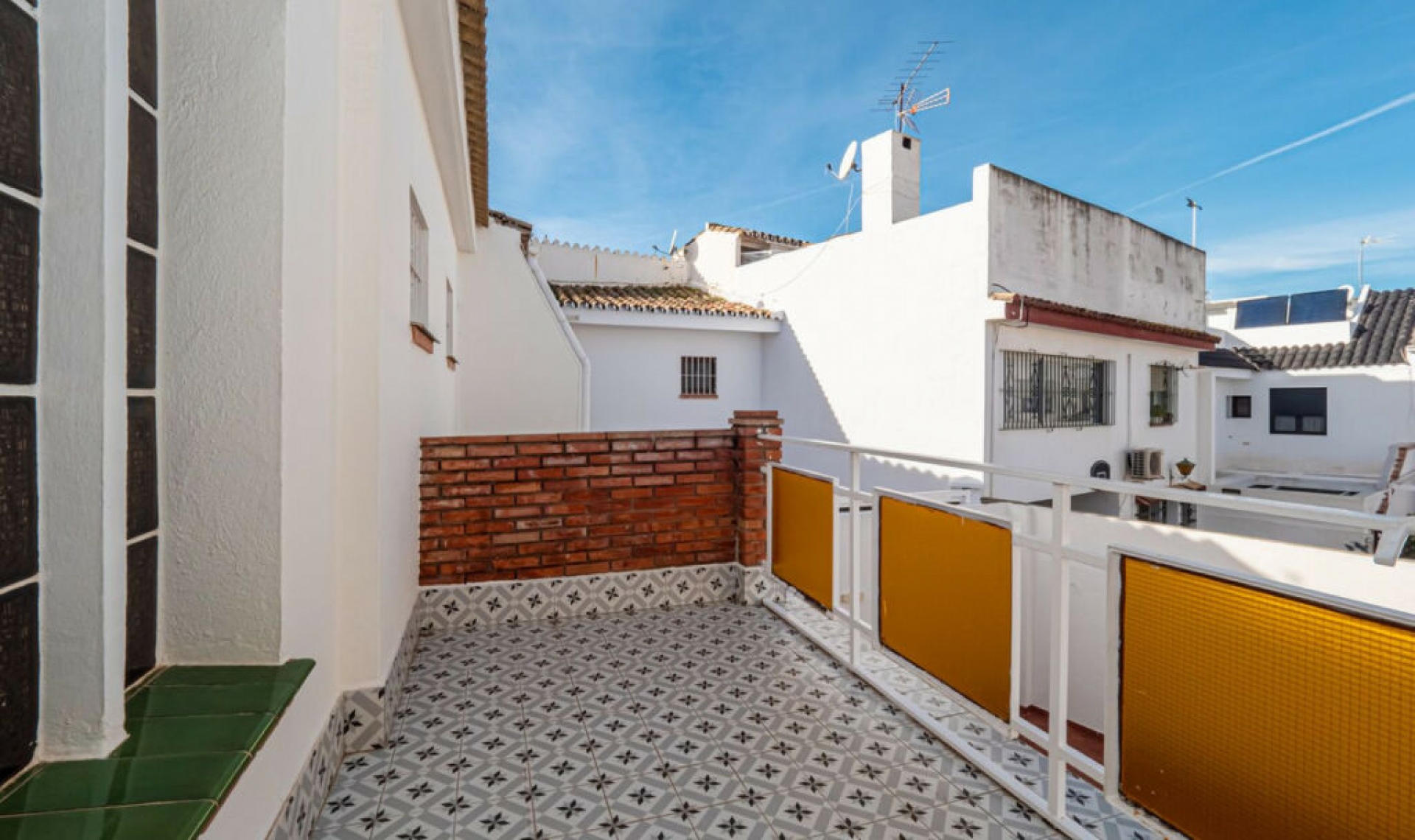 Resale - House -
Fuengirola