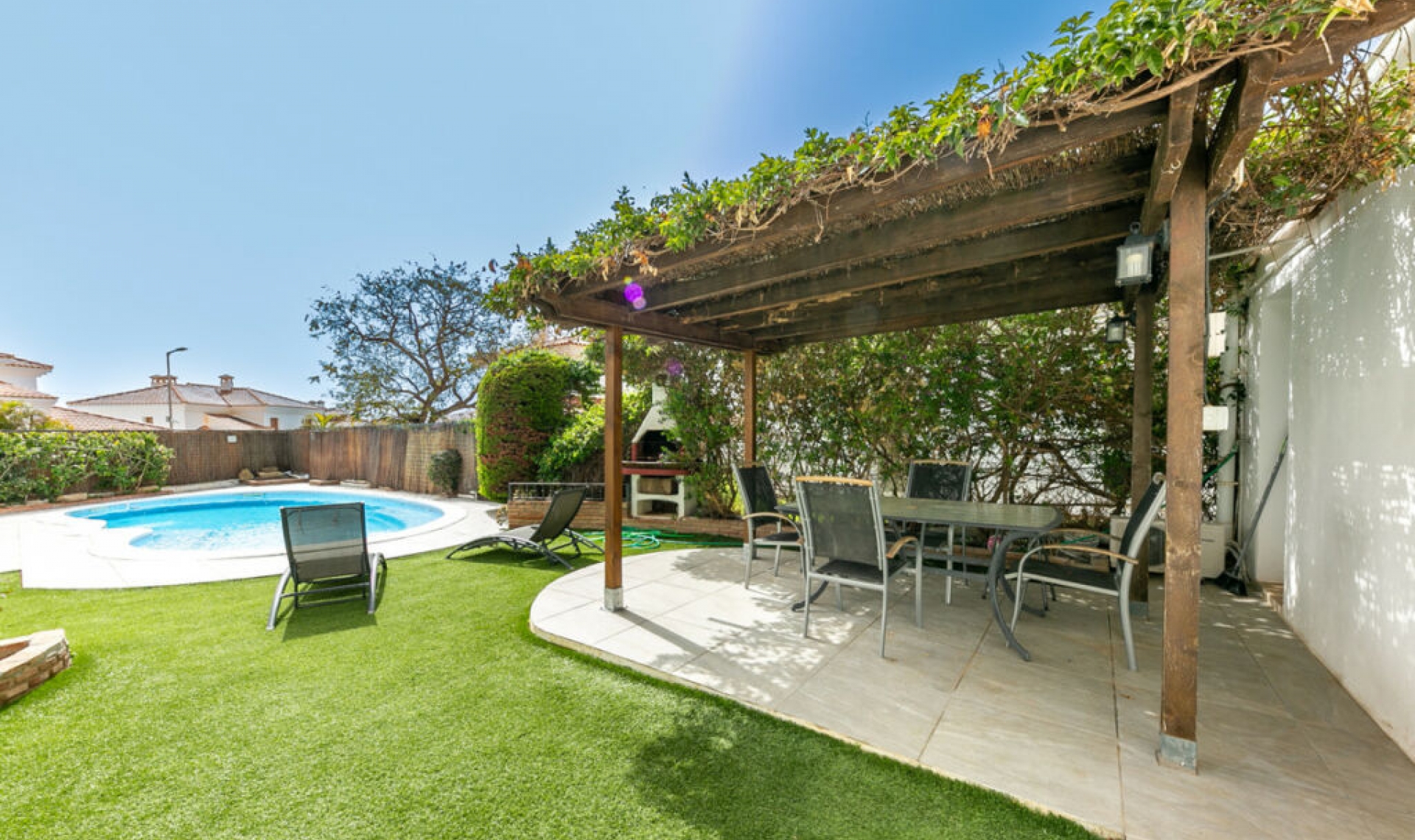 Resale - House -
Fuengirola