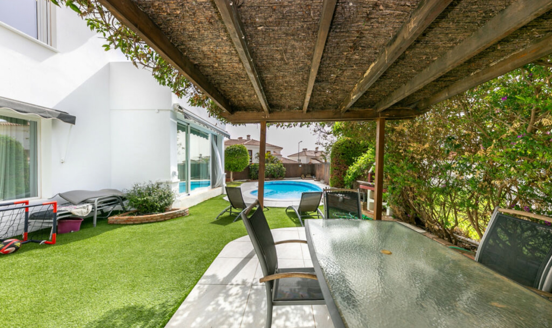 Resale - House -
Fuengirola