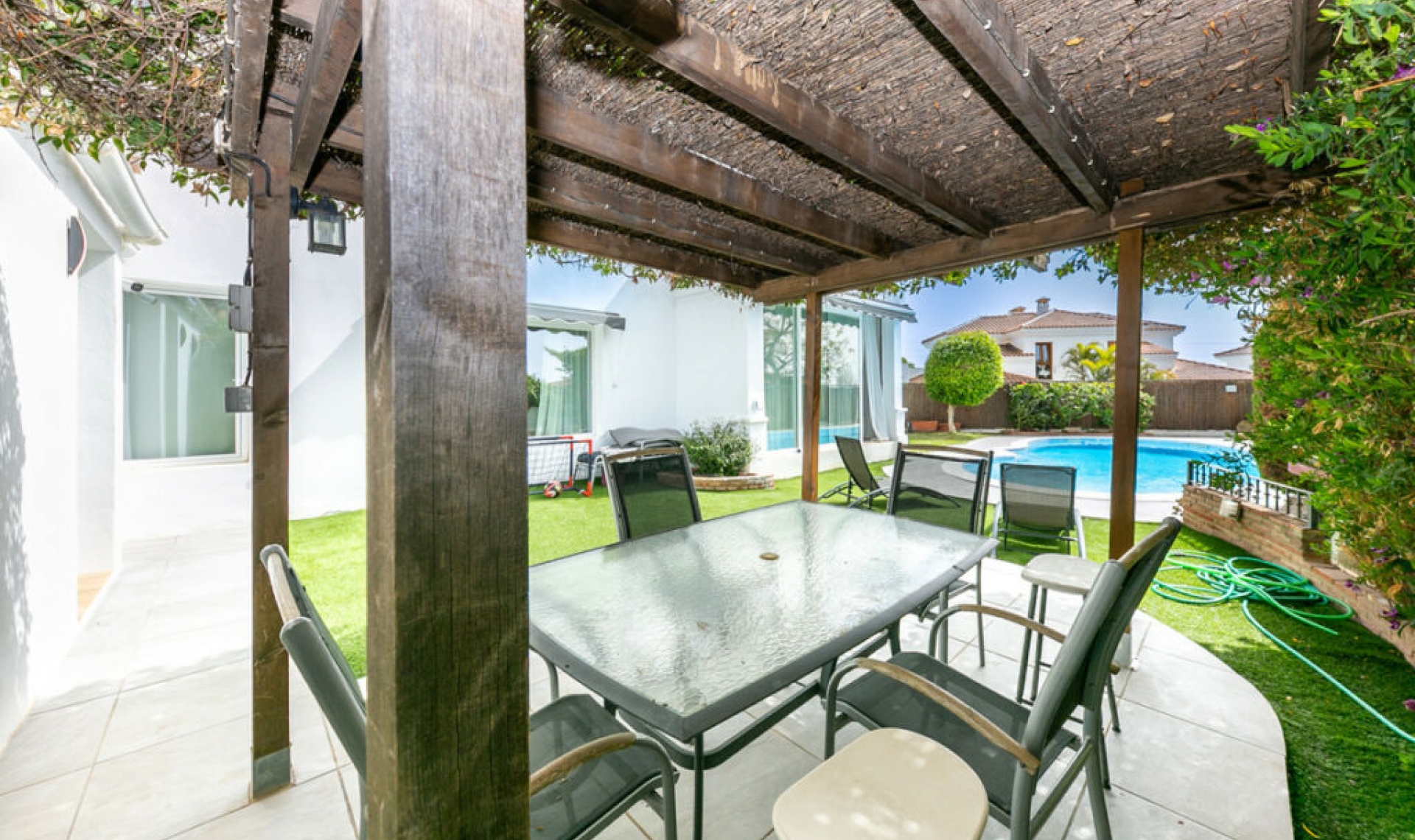 Resale - House -
Fuengirola