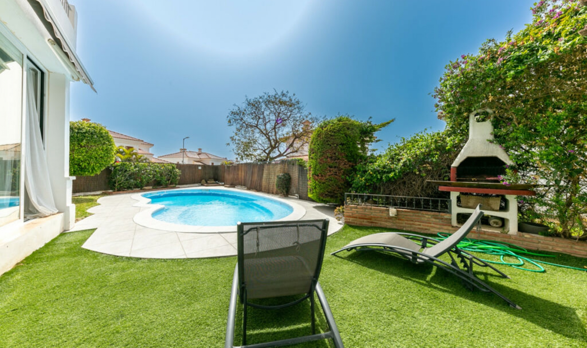 Resale - House -
Fuengirola