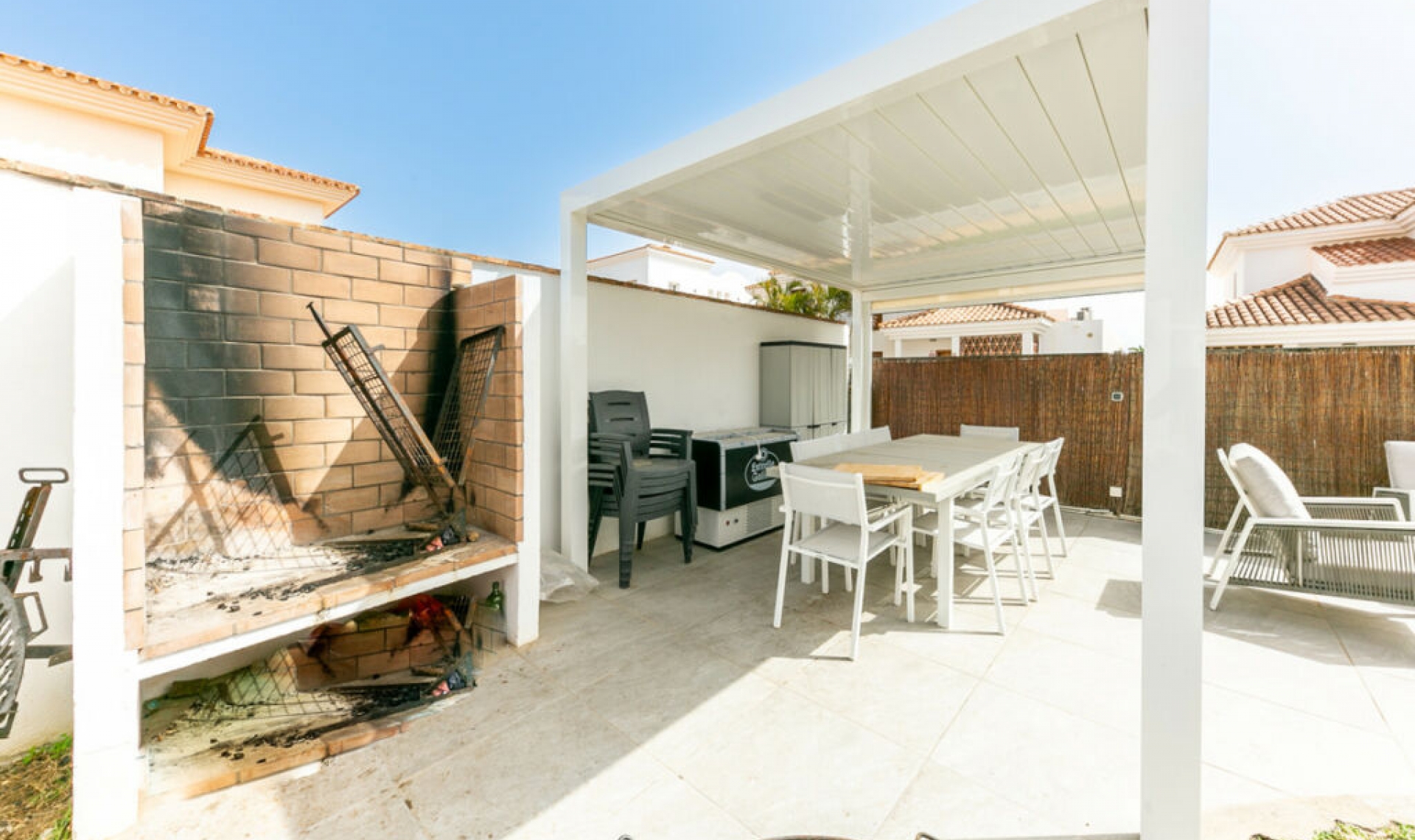 Resale - House -
Fuengirola