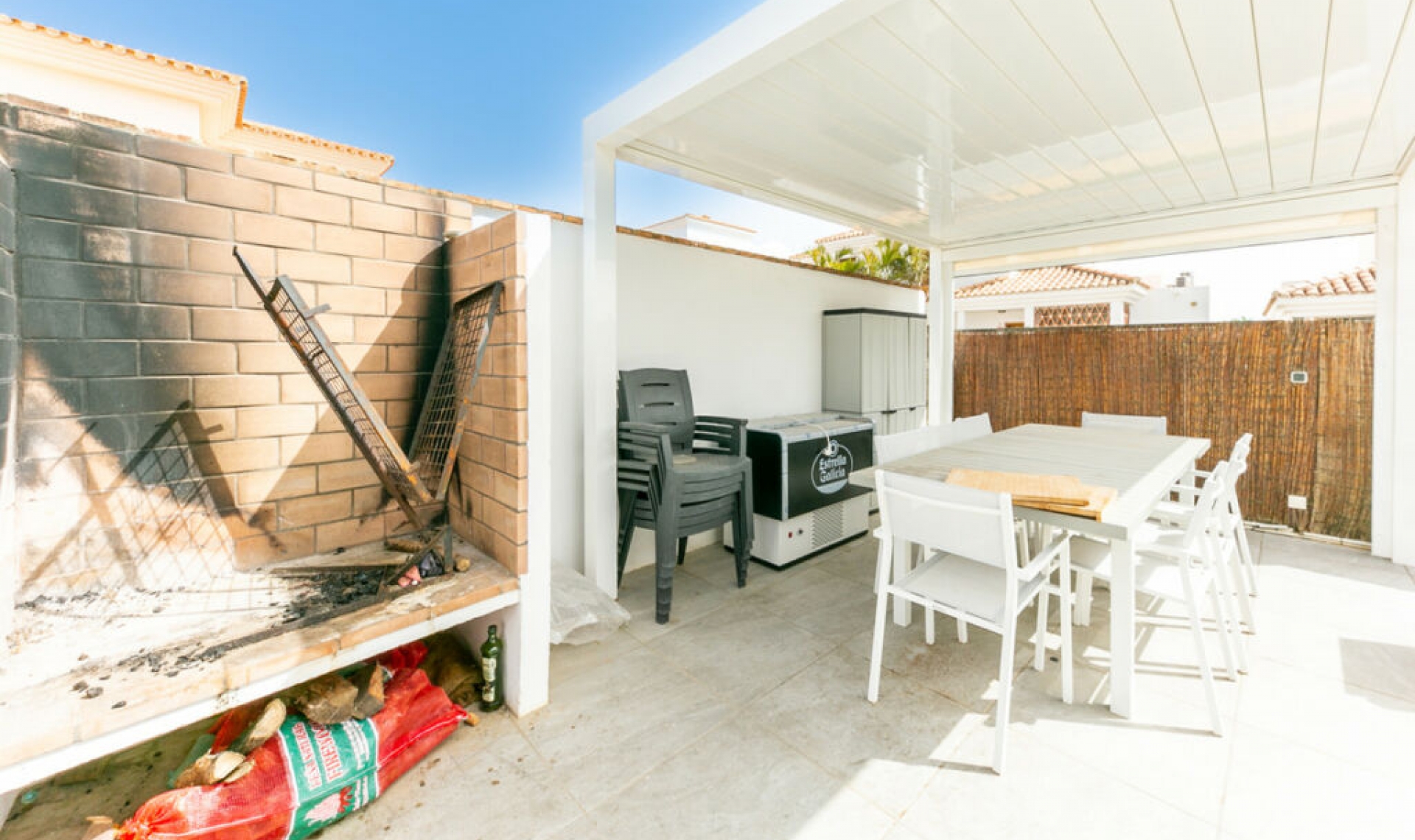 Resale - House -
Fuengirola