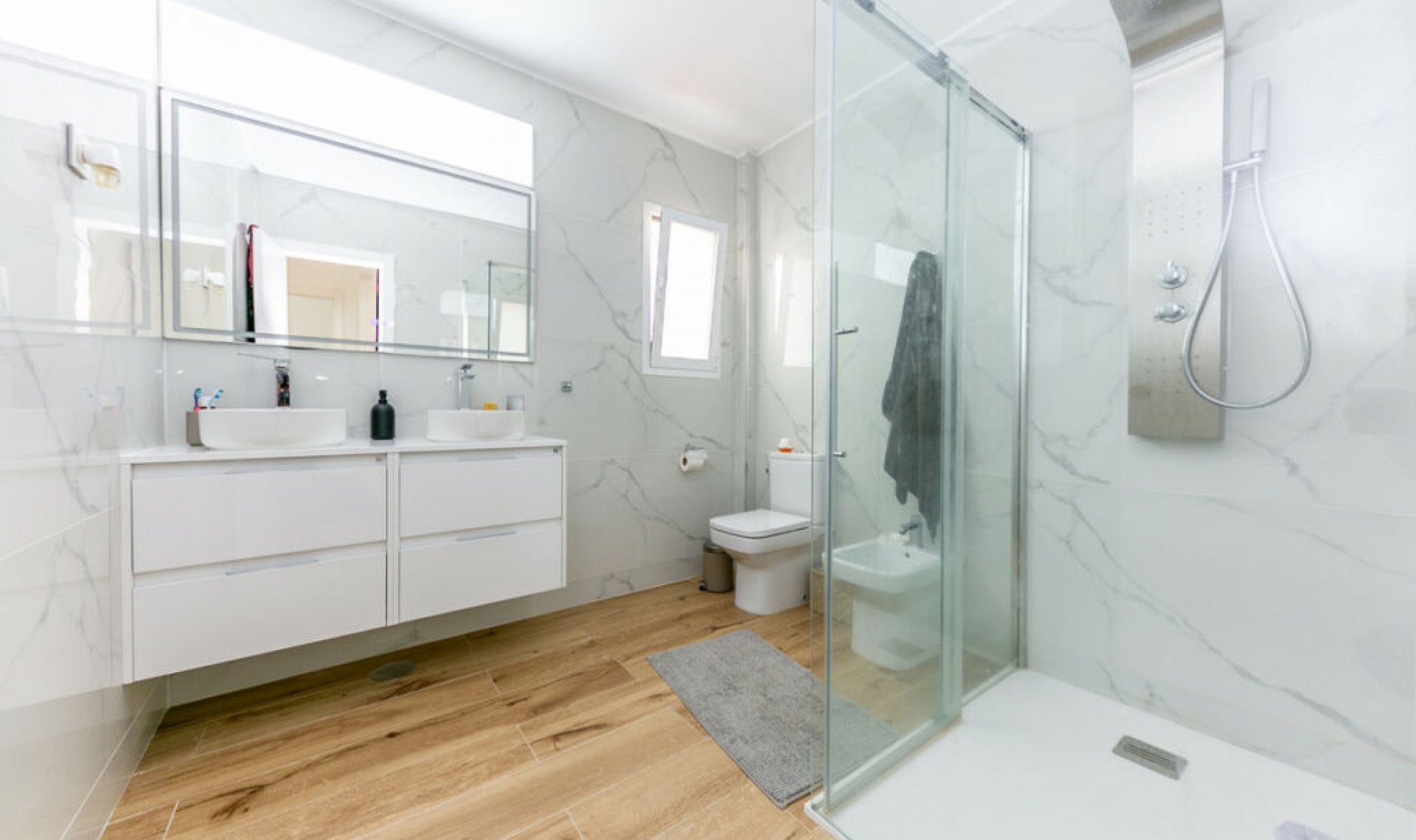 Resale - House -
Fuengirola