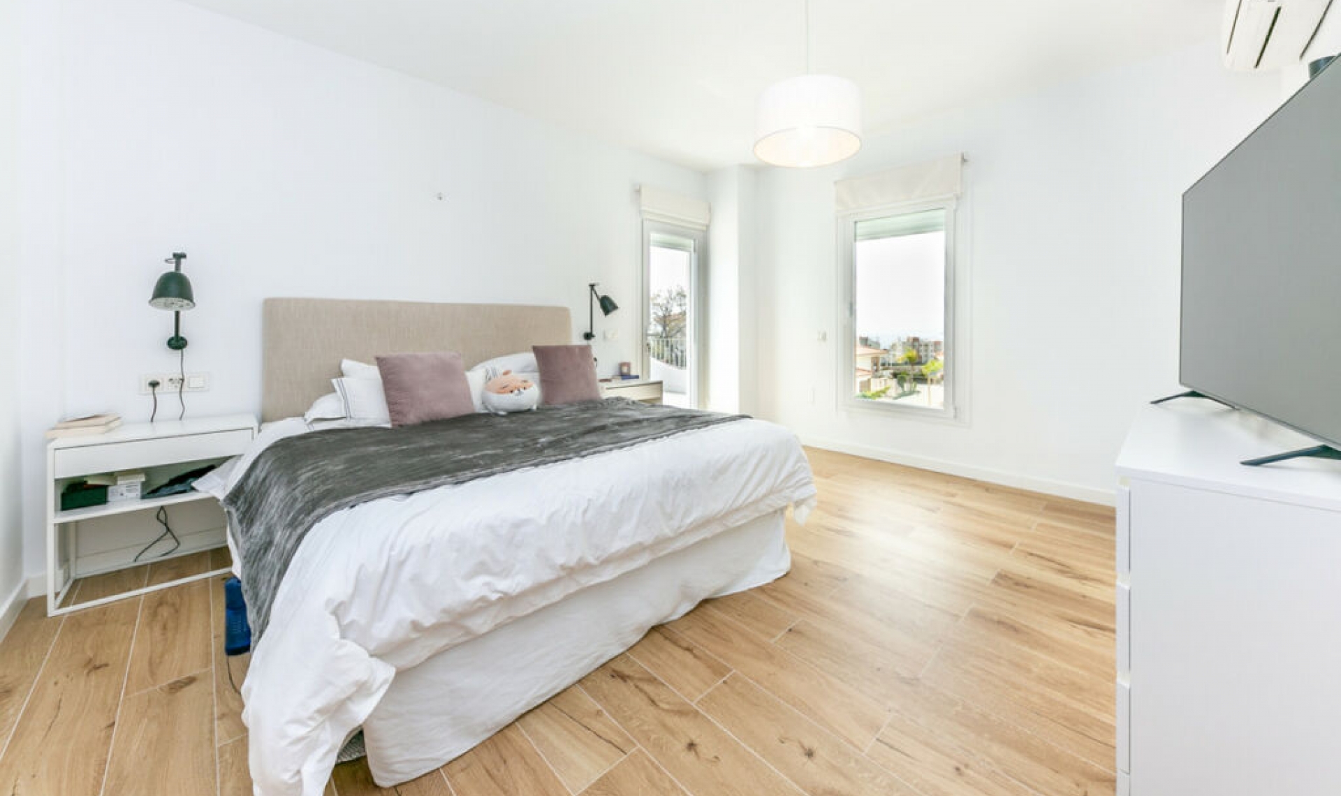 Resale - House -
Fuengirola