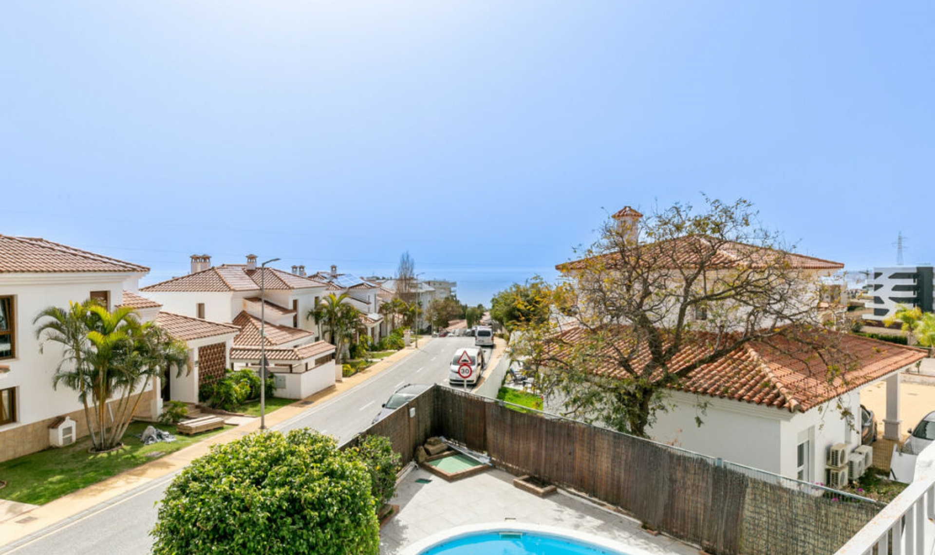 Resale - House -
Fuengirola