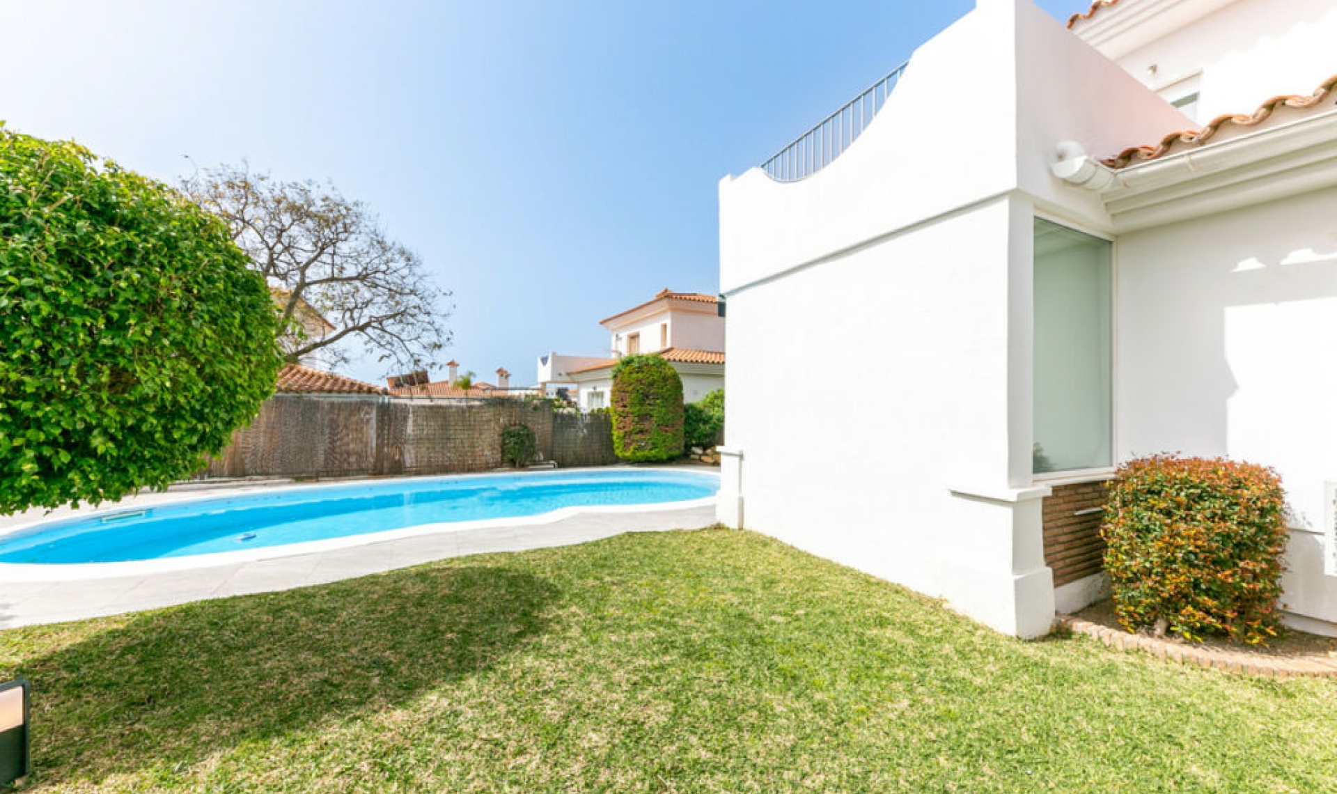 Resale - House -
Fuengirola