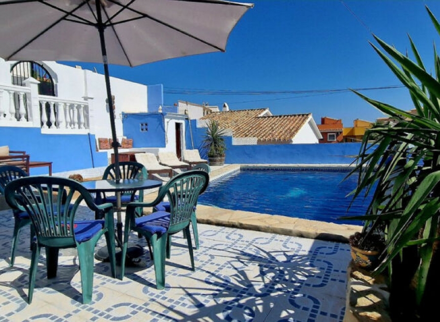 Resale - House -
Fuengirola
