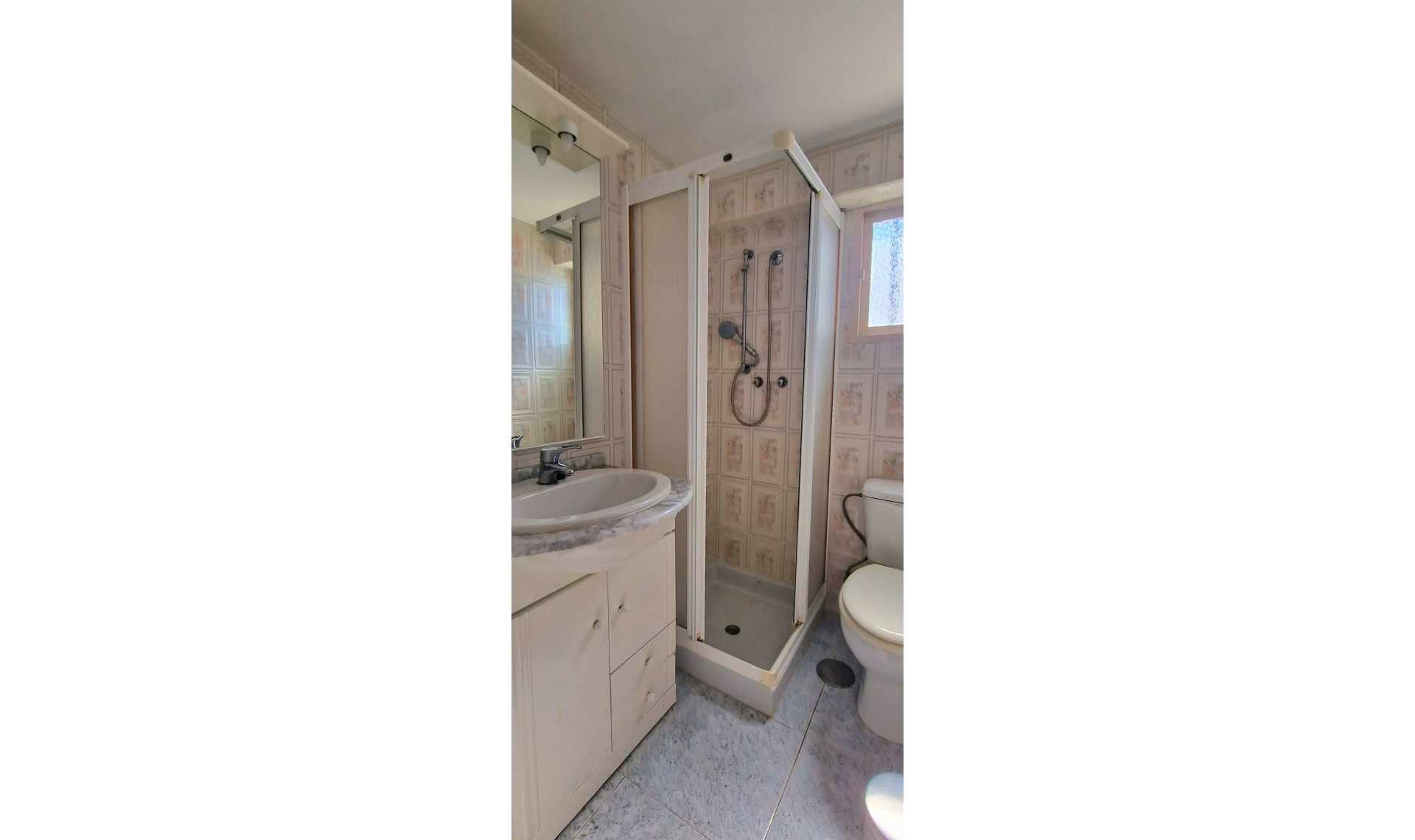 Resale - House -
Fuengirola