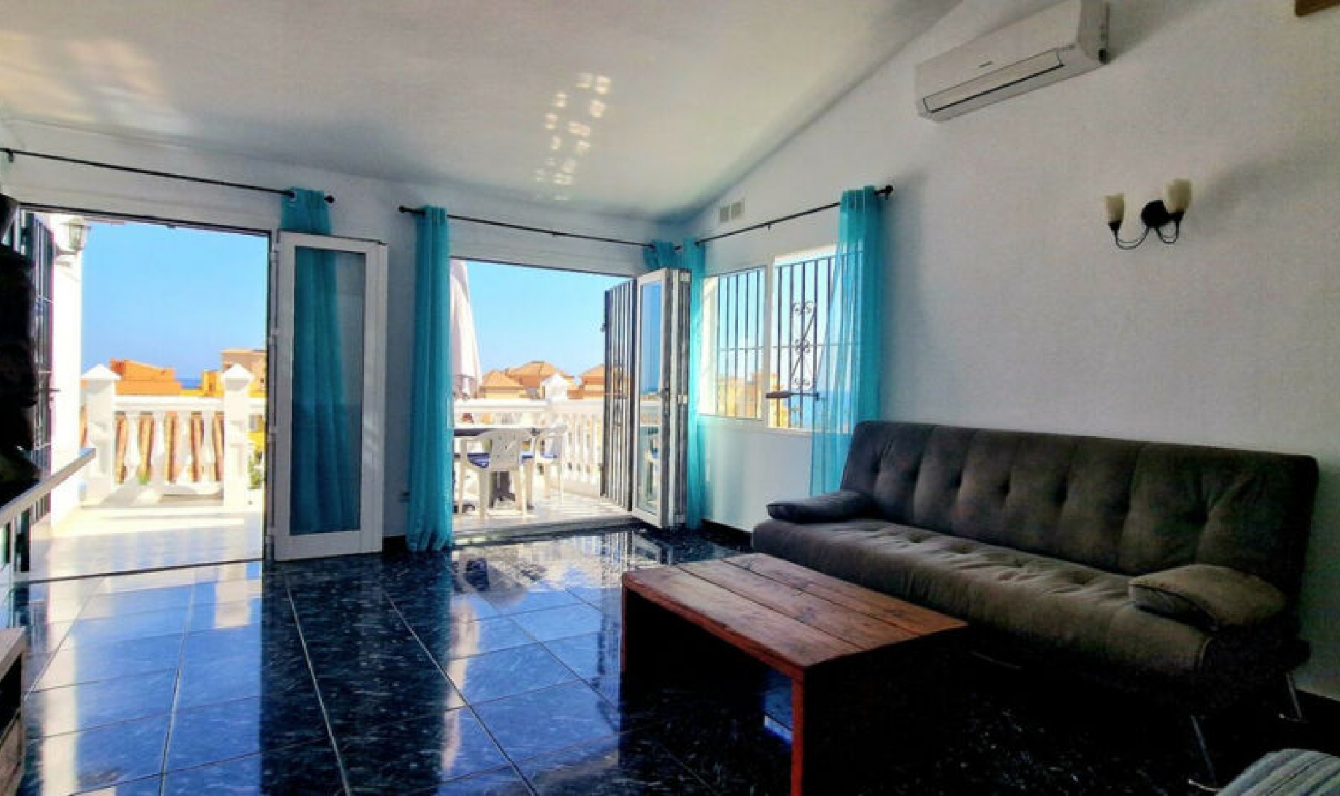 Resale - House -
Fuengirola